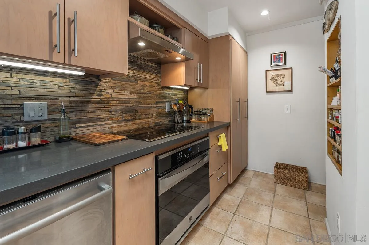 https://cdn.realtyfeed.com/cdn/127/250041188/f93bc32d58ae48974cc40f31f5b802e9.webp