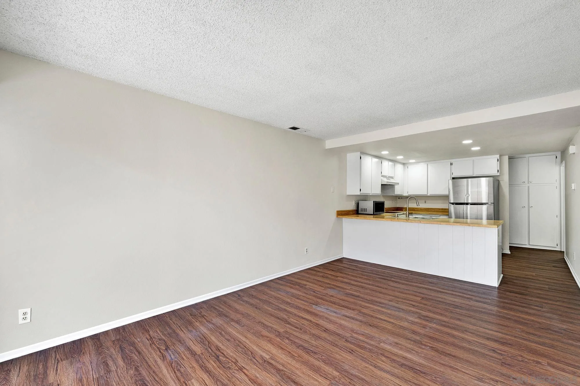 https://cdn.realtyfeed.com/cdn/127/250041190/64f8e37bbb922303eaec1d3bc24626a4.webp