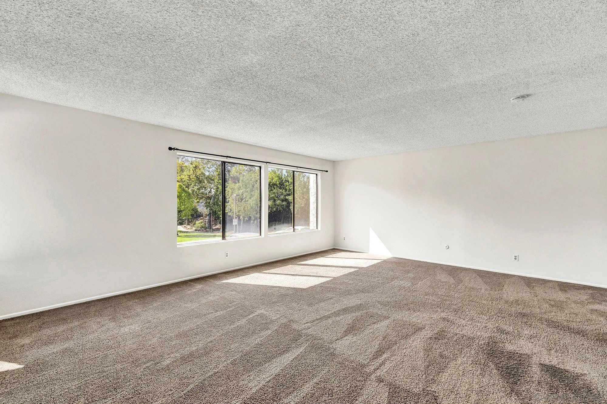https://cdn.realtyfeed.com/cdn/127/250041190/6cd6cfa8fcf279ab468542da49f0d17f.webp