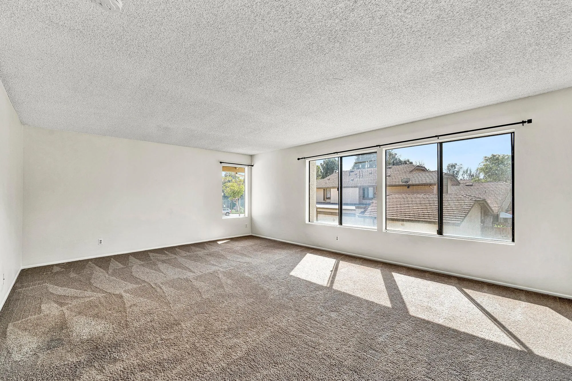 https://cdn.realtyfeed.com/cdn/127/250041190/75091064ad8049eeff09f846618854d8.webp