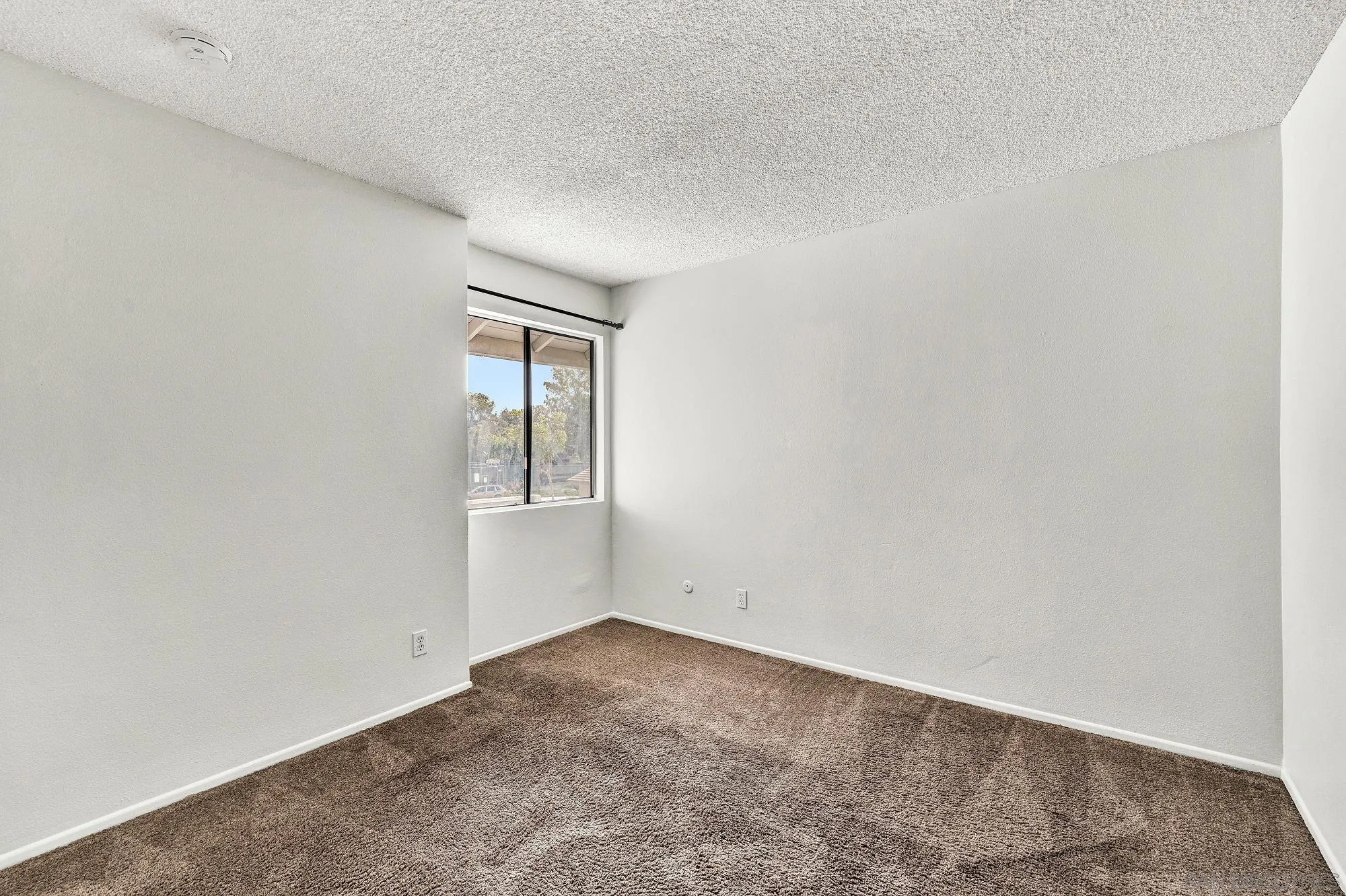 https://cdn.realtyfeed.com/cdn/127/250041190/a1ffbadce9af90b5d6660f0b9143b223.webp