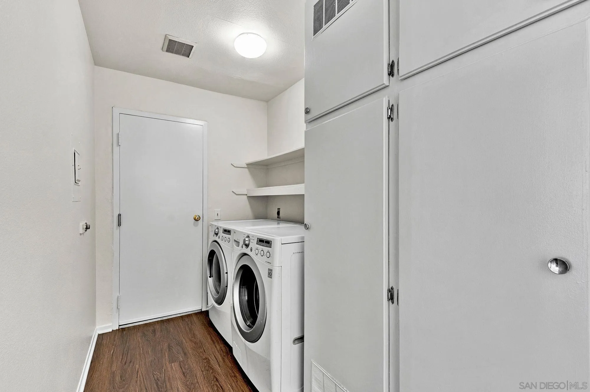 https://cdn.realtyfeed.com/cdn/127/250041190/ebccf569bb7a595250c3992b65738c4a.webp