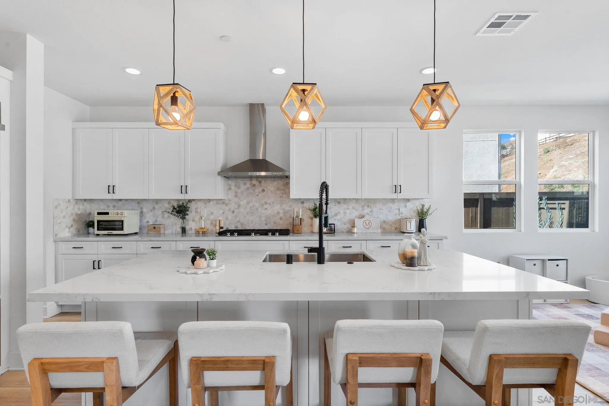 https://cdn.realtyfeed.com/cdn/127/250041194/175d16a5987df07e34d2e00ab9a7a4b9.webp
