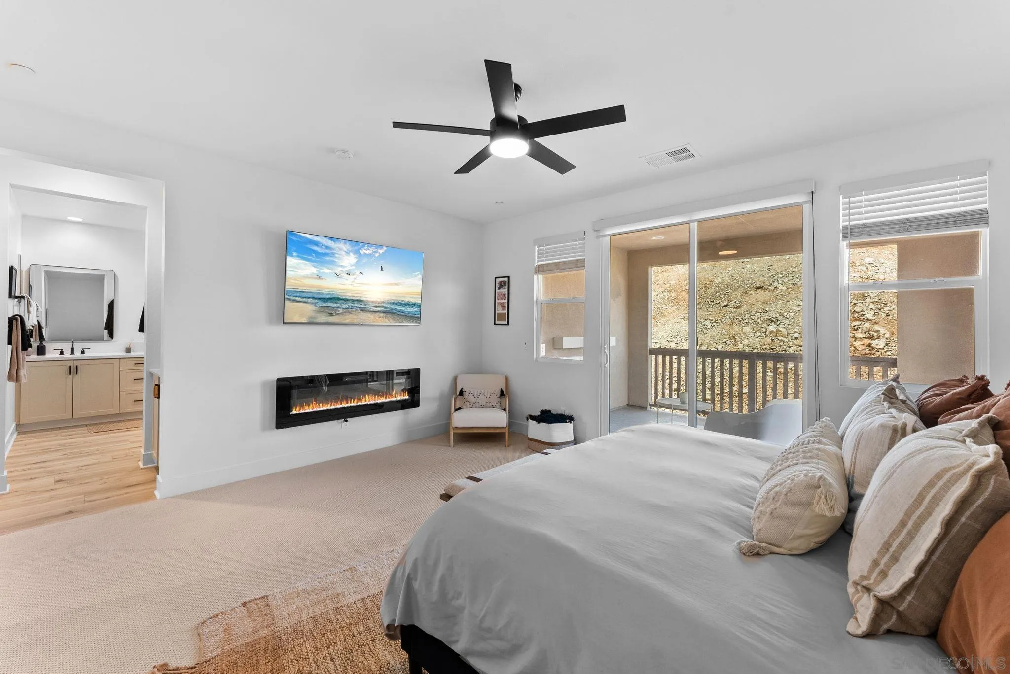 https://cdn.realtyfeed.com/cdn/127/250041194/75175067bce53e0d32f0ec3917aefb2d.webp