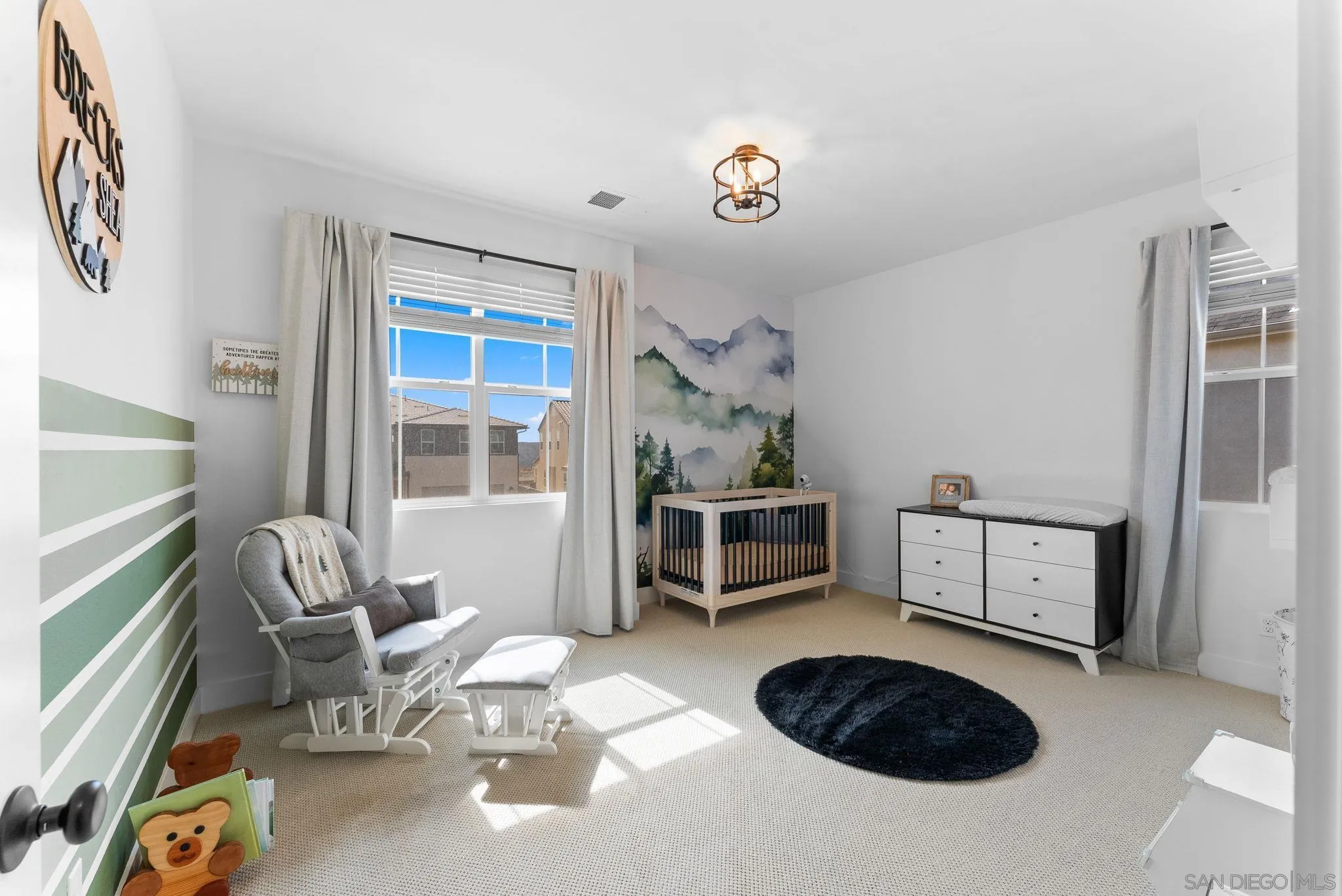 https://cdn.realtyfeed.com/cdn/127/250041194/c480d731fd57a8ef52bb5d64dae79572.webp