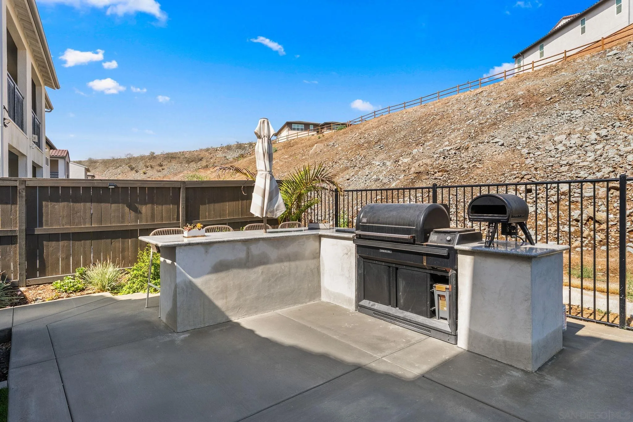 https://cdn.realtyfeed.com/cdn/127/250041194/dd573d0fe61689c0dca6811a14ff4e30.webp