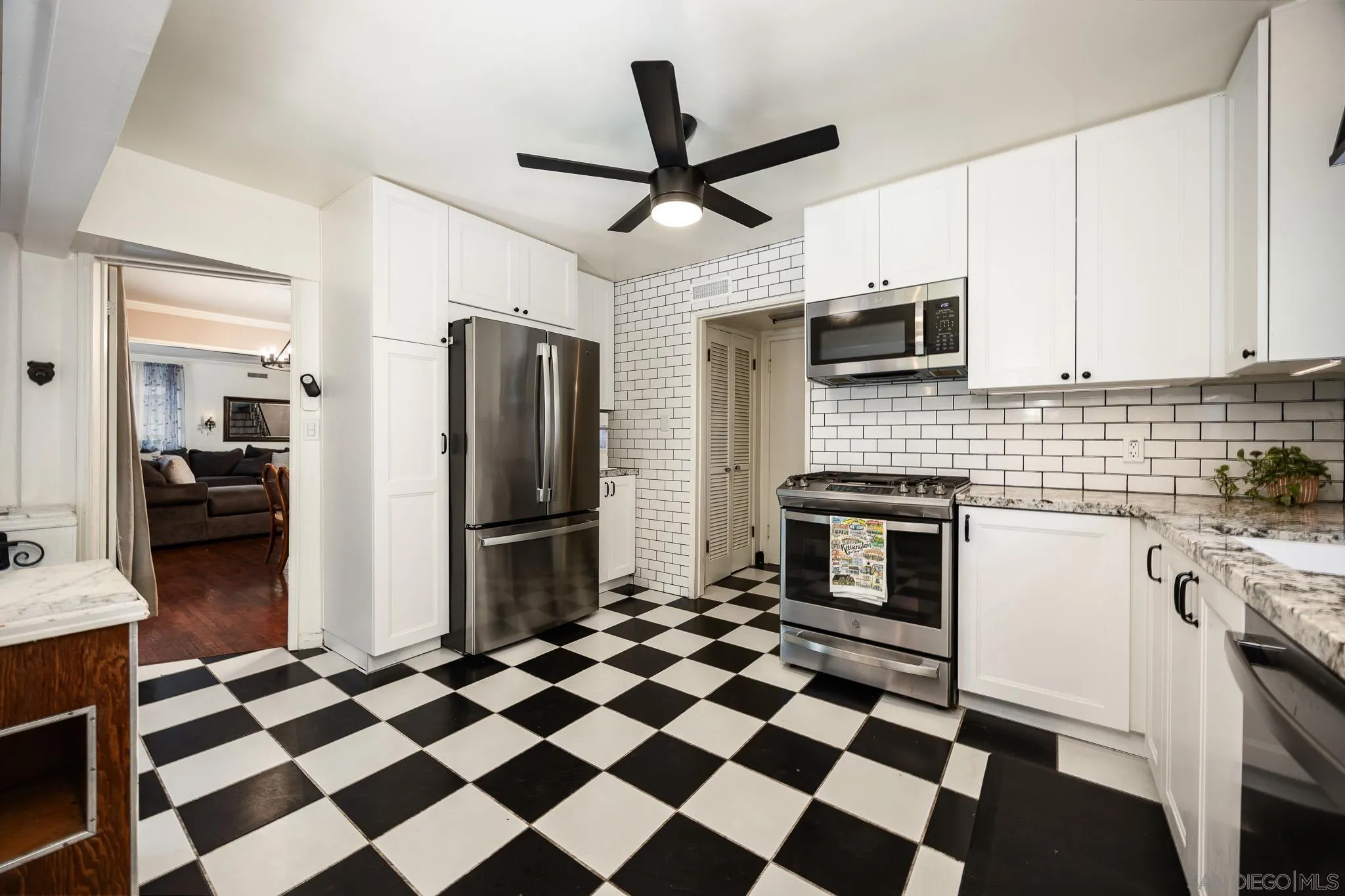 https://cdn.realtyfeed.com/cdn/127/250041195/3d0cfc76cae03f1cf732c8e9ce984abb.webp