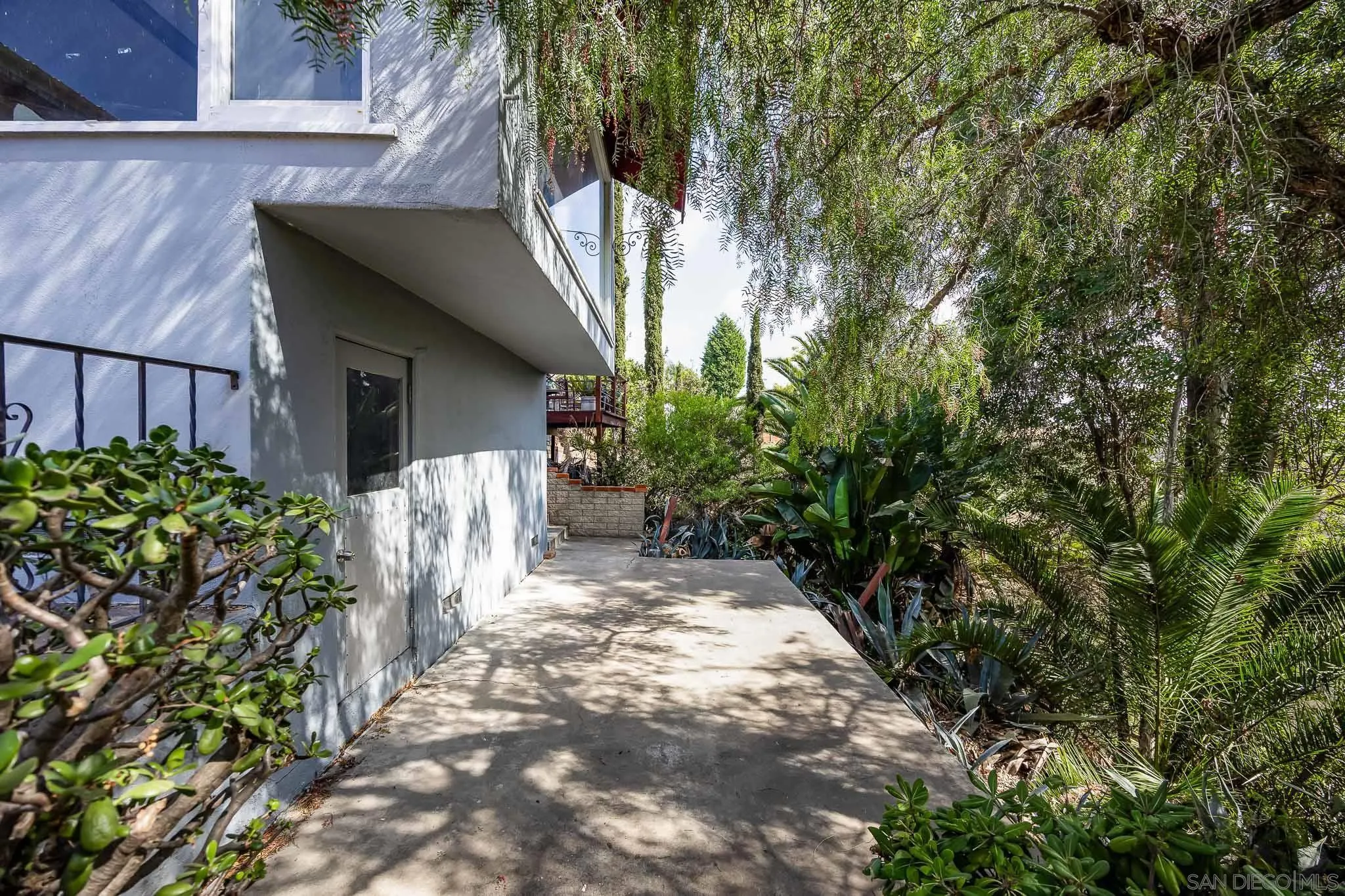 https://cdn.realtyfeed.com/cdn/127/250041195/ad61bdea125c2d2617ba068b7e58d39f.webp