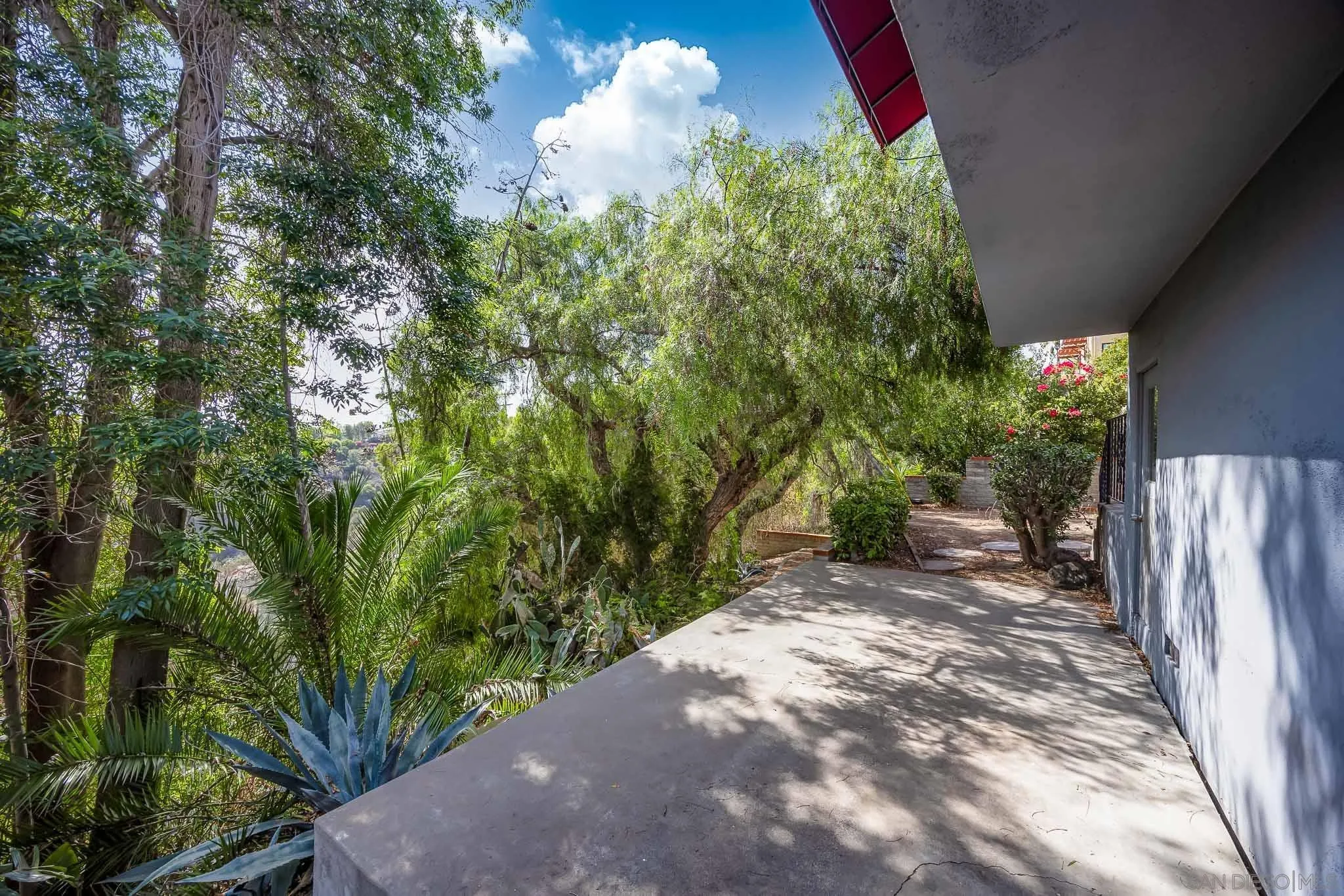 https://cdn.realtyfeed.com/cdn/127/250041195/bdeba1010fbd1b01a7fb8f26729461f2.webp