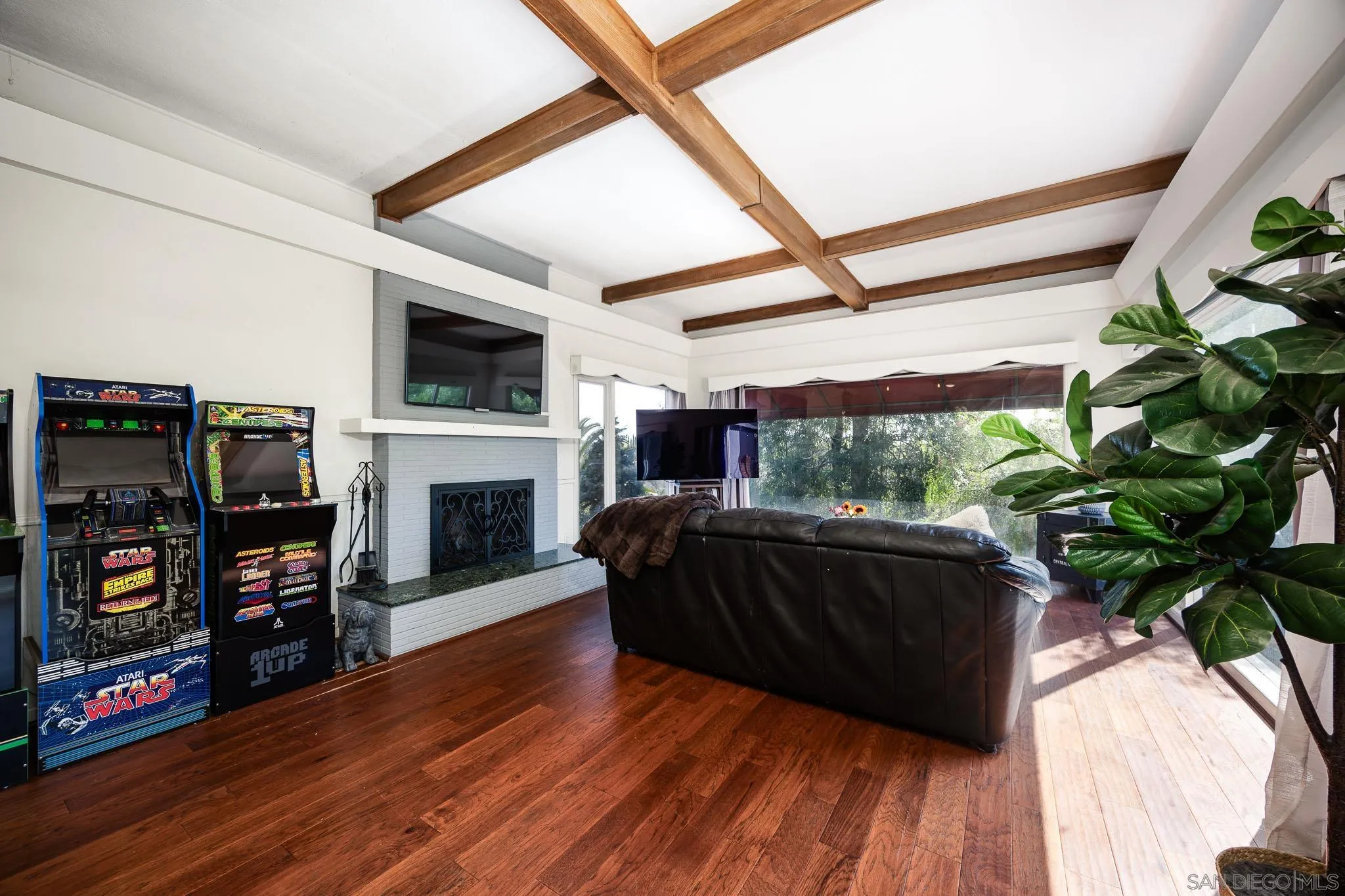 https://cdn.realtyfeed.com/cdn/127/250041195/f72a122fdadbbcdaa12b7945b90058b0.webp
