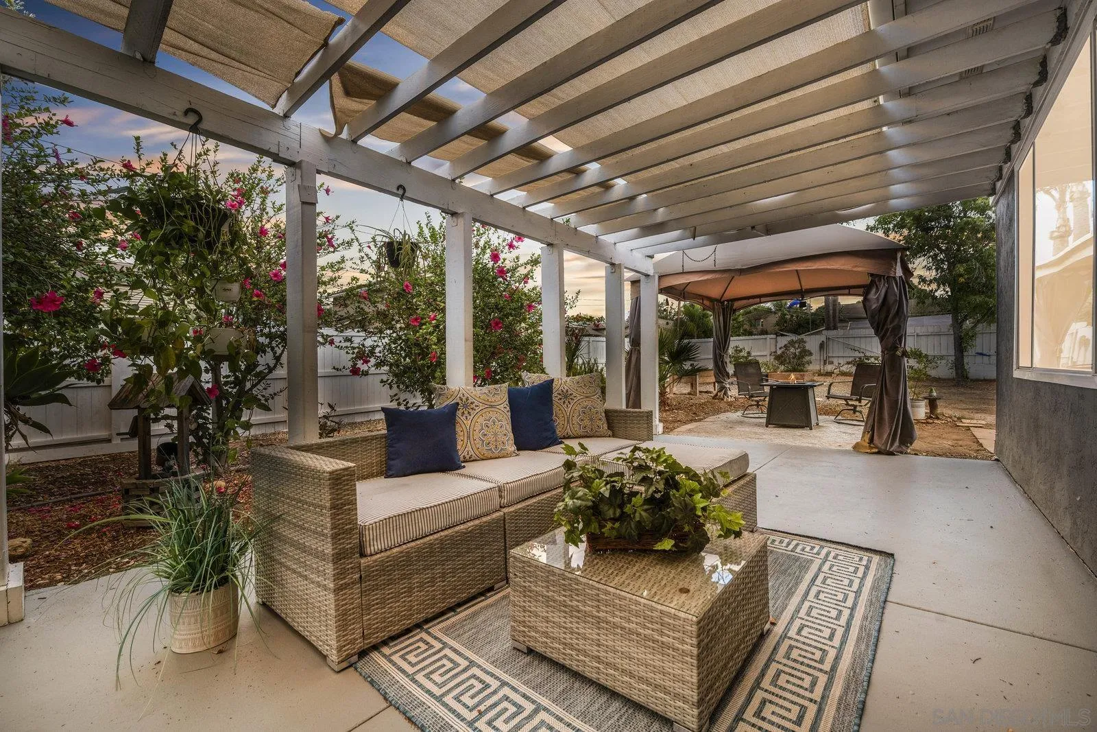 https://cdn.realtyfeed.com/cdn/127/250041196/430fdba4f8ac20d017870aab04024c16.webp