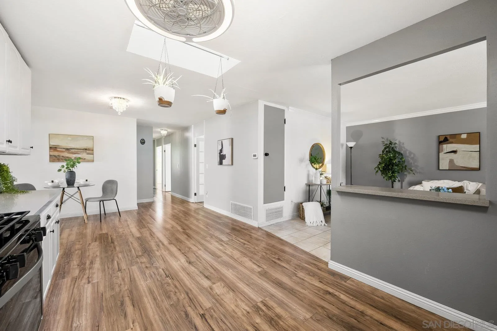 https://cdn.realtyfeed.com/cdn/127/250041196/67a20bc94235194a1462c08832d76bff.webp