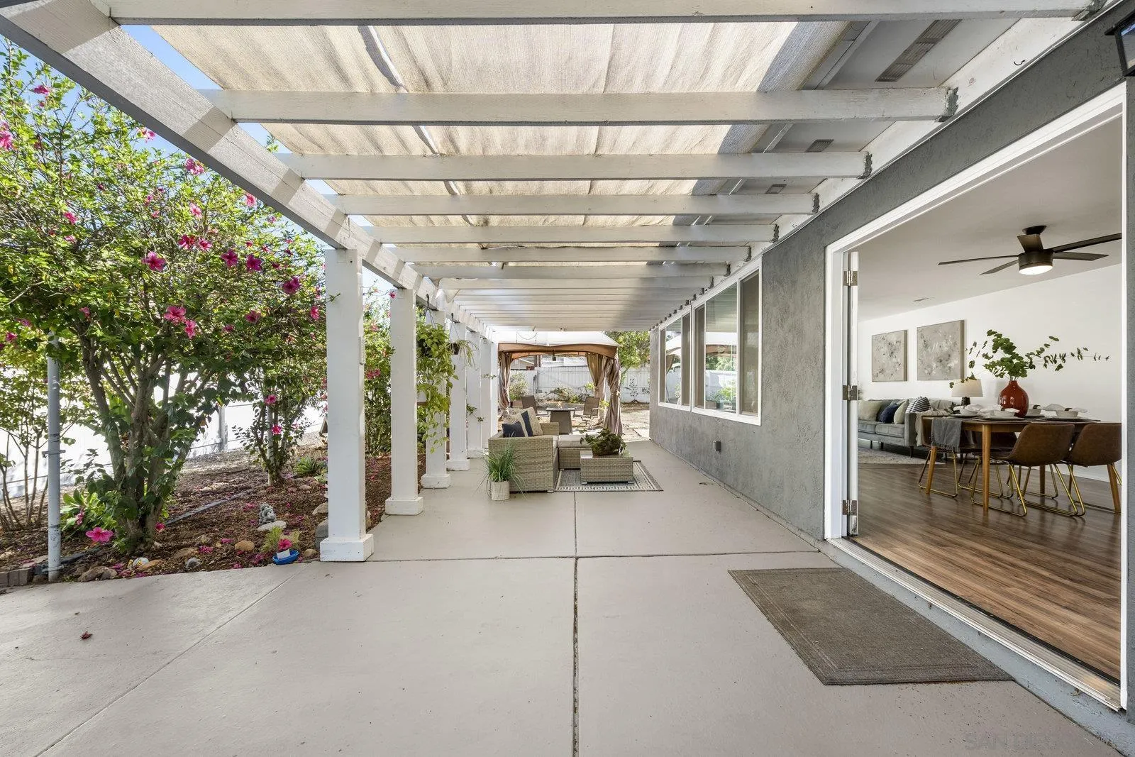 https://cdn.realtyfeed.com/cdn/127/250041196/7081174e7db0624f3a0dd720cdb87893.webp