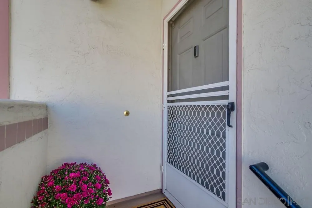 Photo #2: 250041197 Listing 