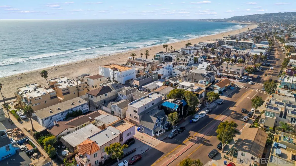 https://cdn.realtyfeed.com/cdn/127/250041200/9c886dbaa4b07e7b18f6b98f9ed966cc.webp