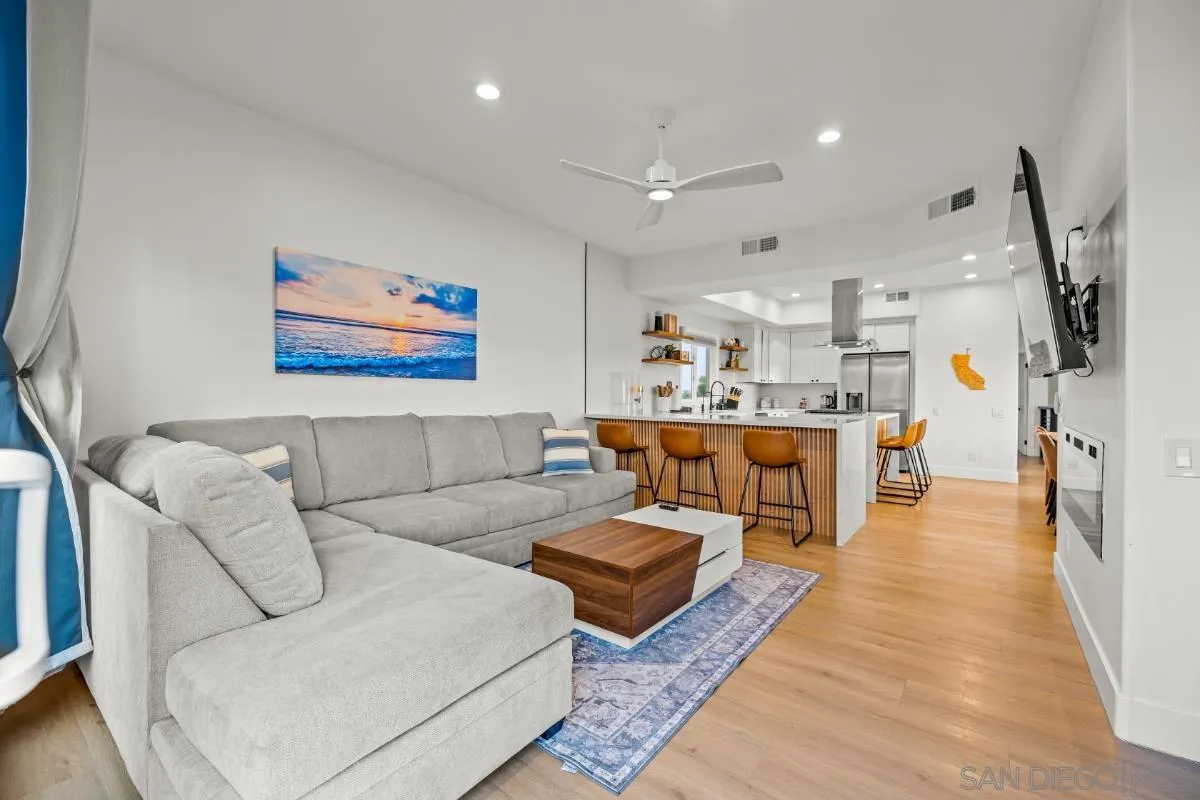 https://cdn.realtyfeed.com/cdn/127/250041200/b6ee9f18b79f0d74851eaf2c80099e3a.webp