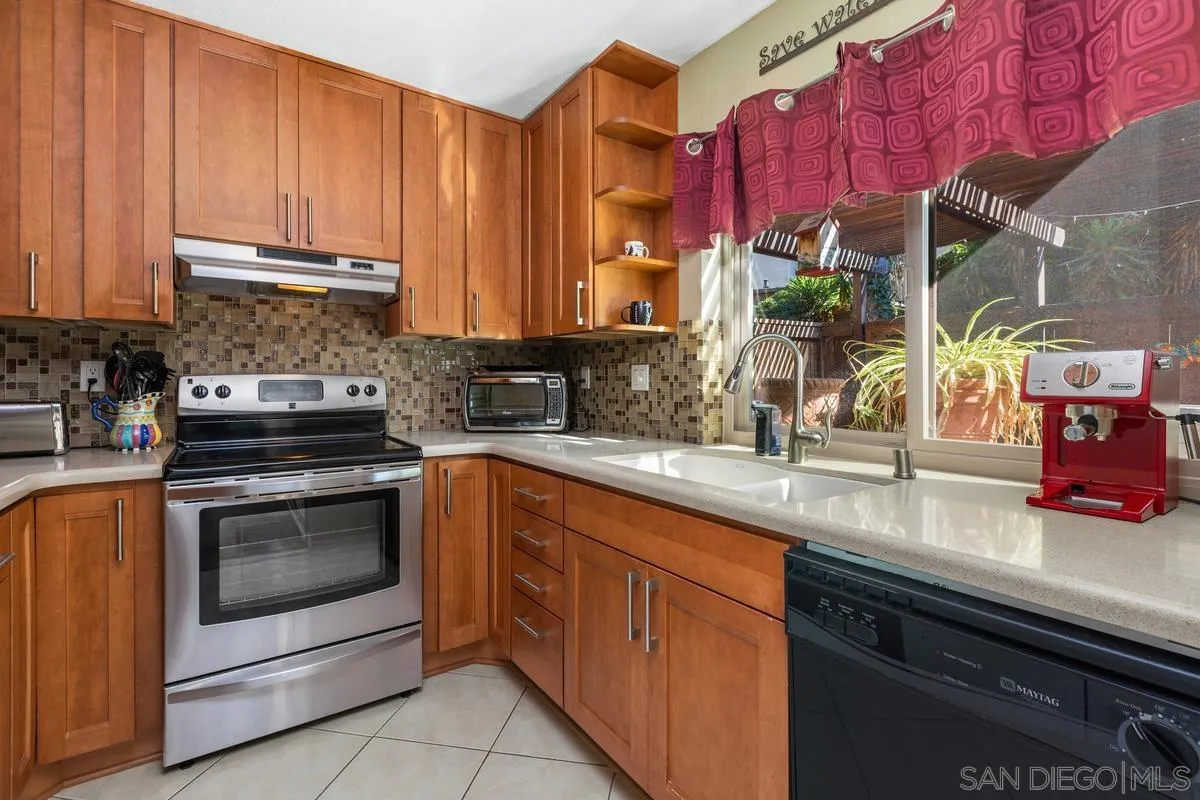 Photo #3: 250041201 Listing 