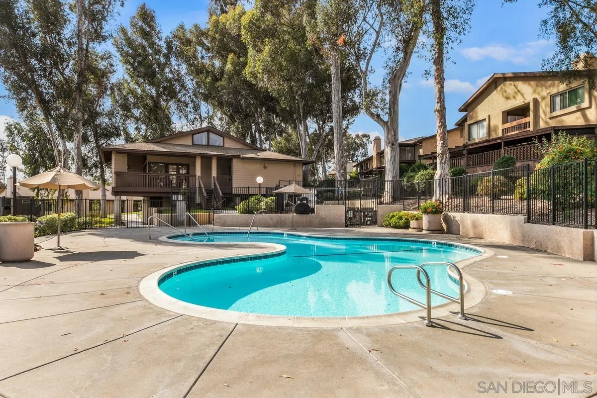 https://cdn.realtyfeed.com/cdn/127/250041201/95d4bf31b6eb124f8f9086fb31afb0c4.webp
