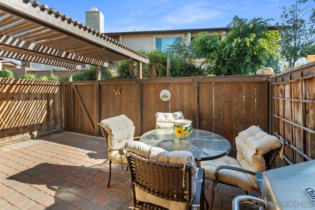https://cdn.realtyfeed.com/cdn/127/250041201/f7ab3d131bf266ea6c6e8be2b7b28c4f.webp
