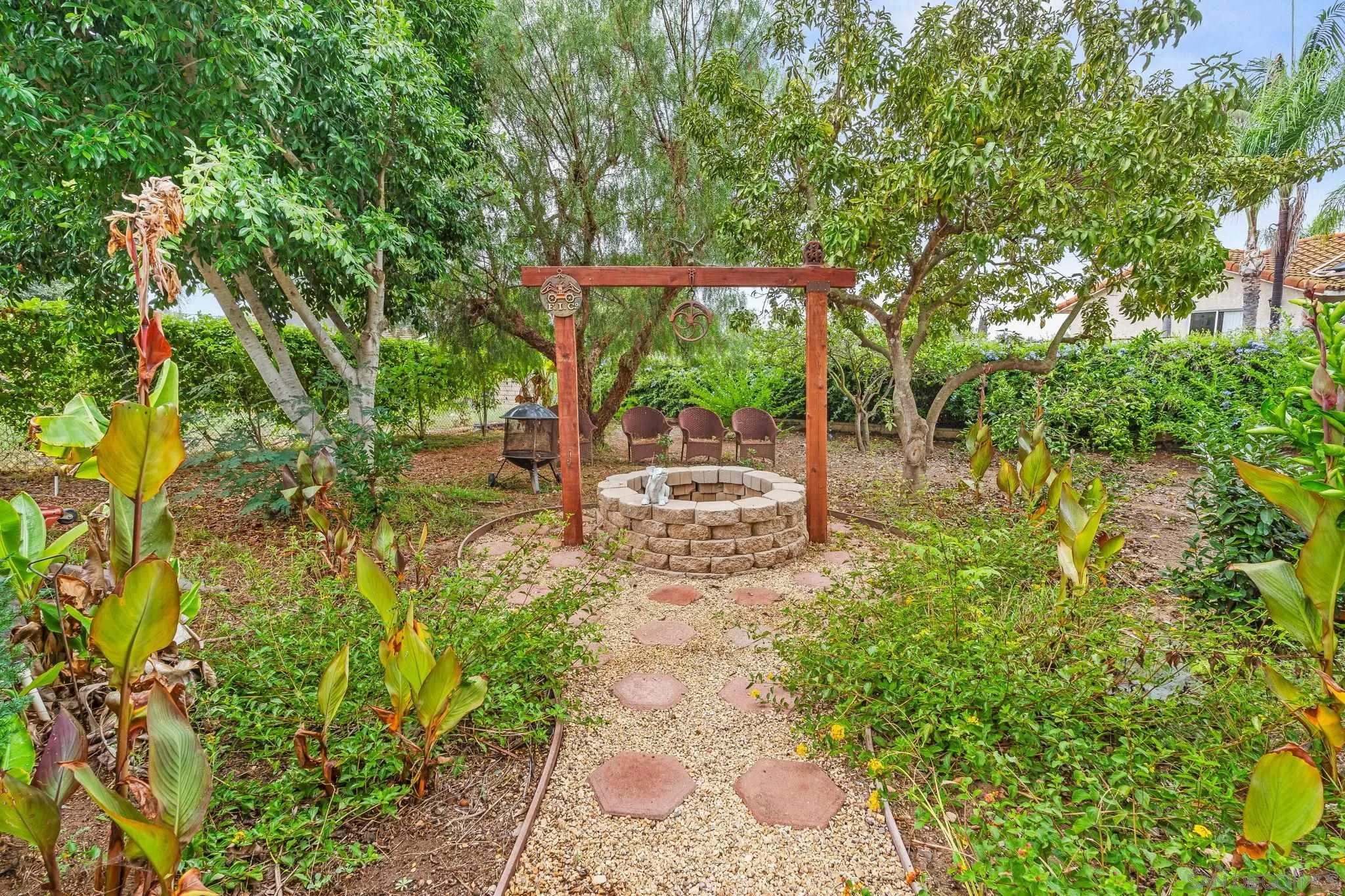 https://cdn.realtyfeed.com/cdn/127/250041202/1fef0a8a137ecd4966a9d1c63f81c414.webp