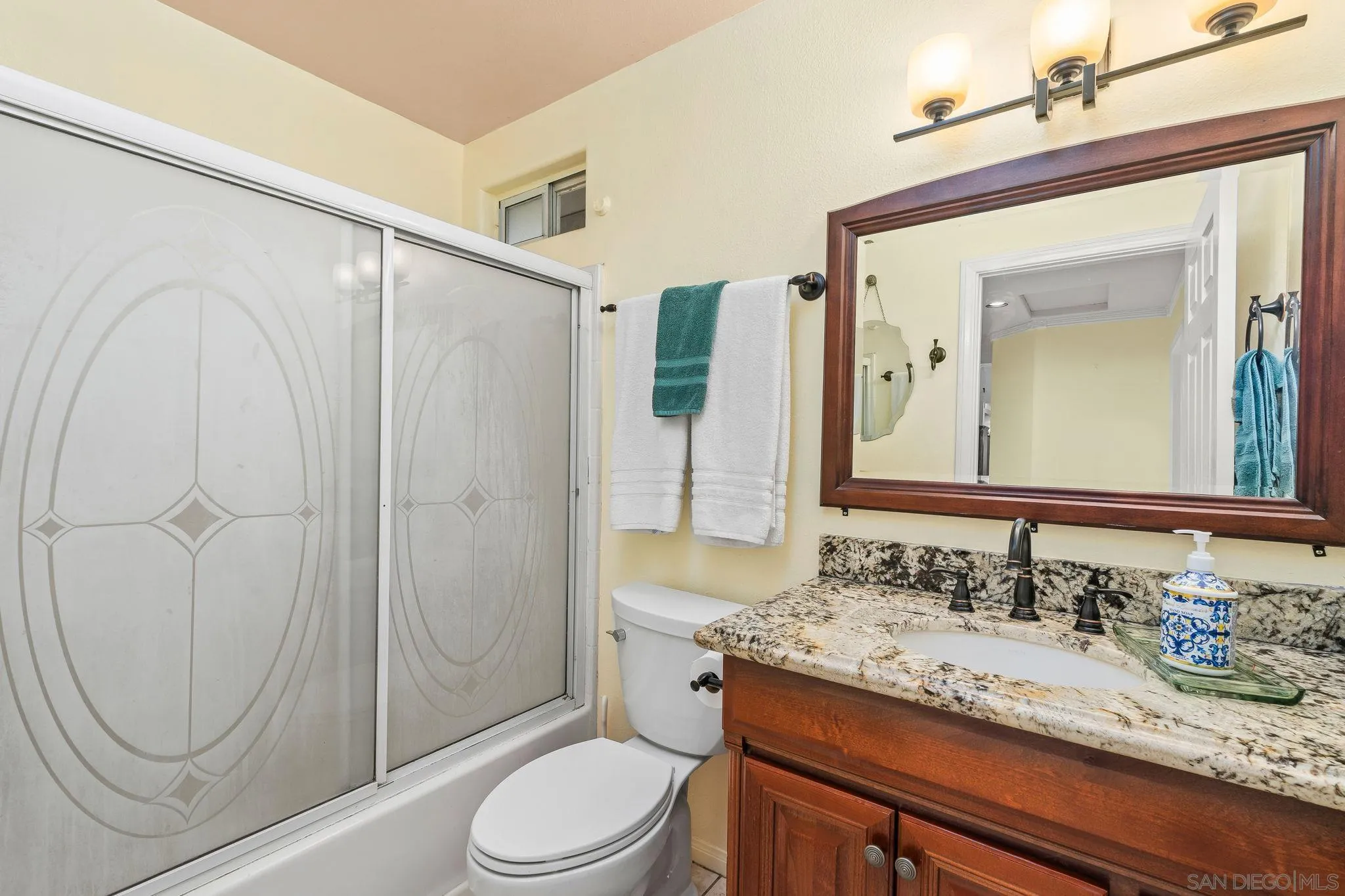 https://cdn.realtyfeed.com/cdn/127/250041202/3f85df669f094766e3daf394a9056d6e.webp
