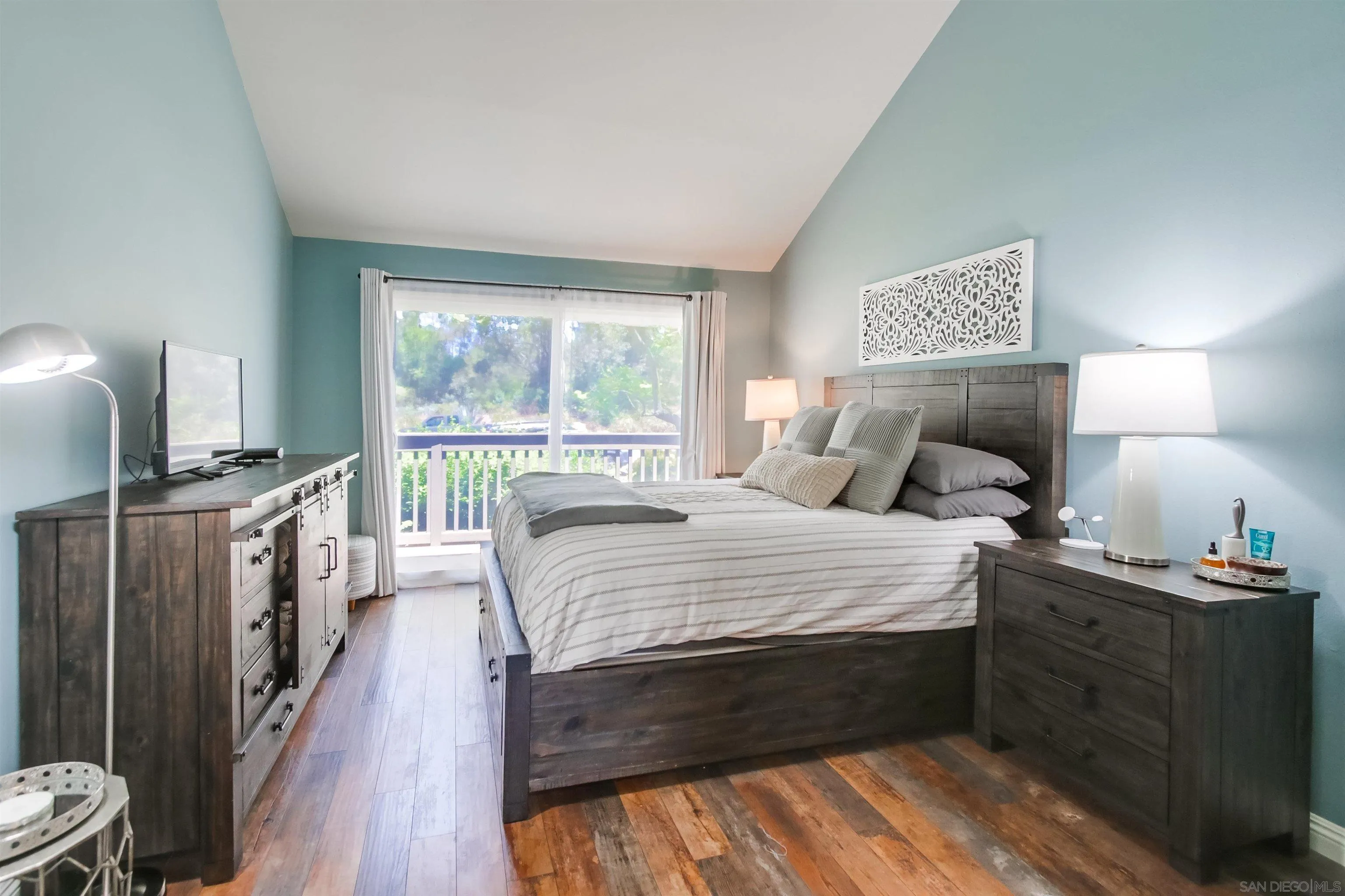 https://cdn.realtyfeed.com/cdn/127/250041203/30139fed770177ff901b1bc1b75023c3.webp