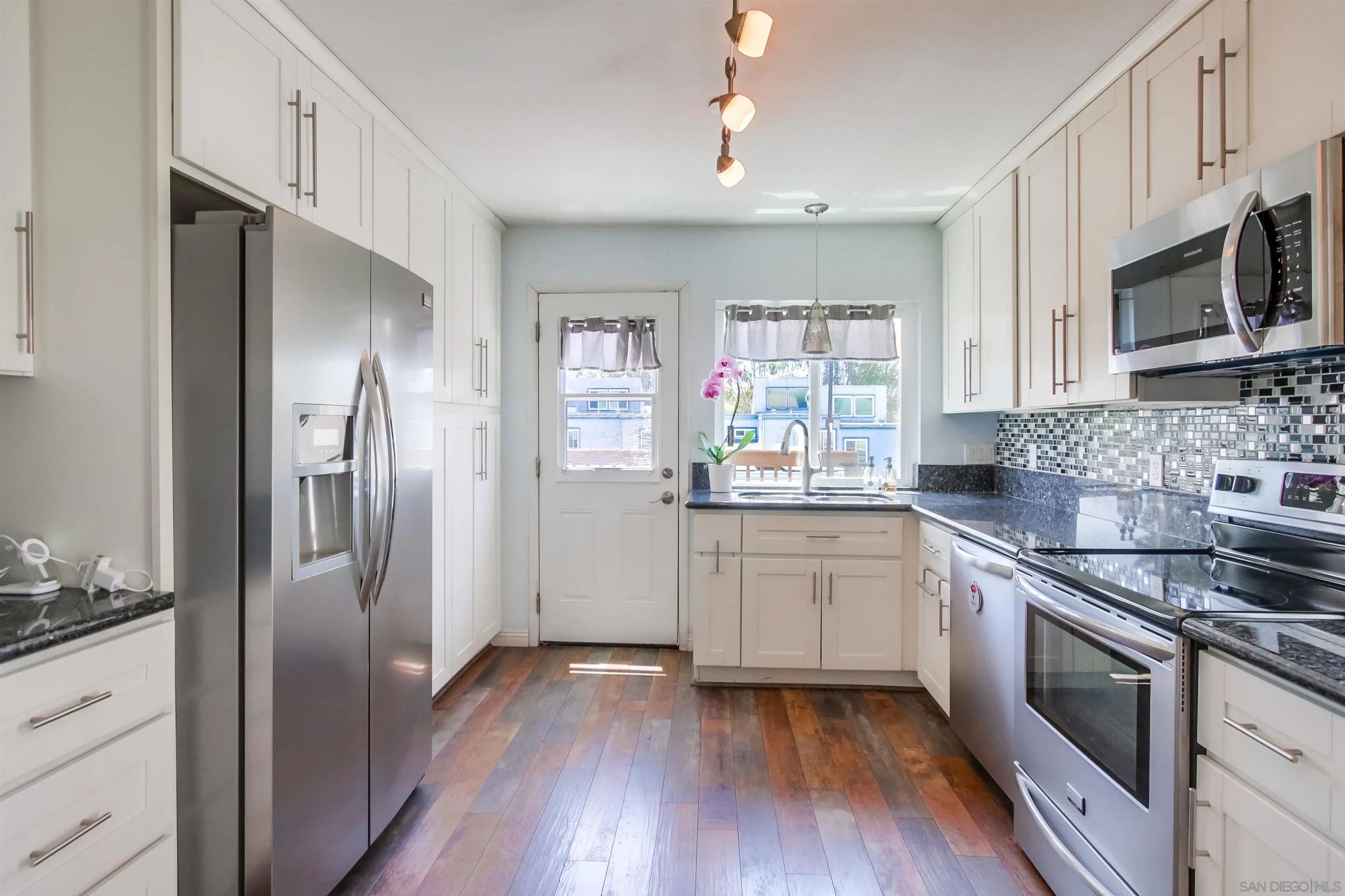 https://cdn.realtyfeed.com/cdn/127/250041203/f7be45fc30750c262378fd83d6541e5b.webp