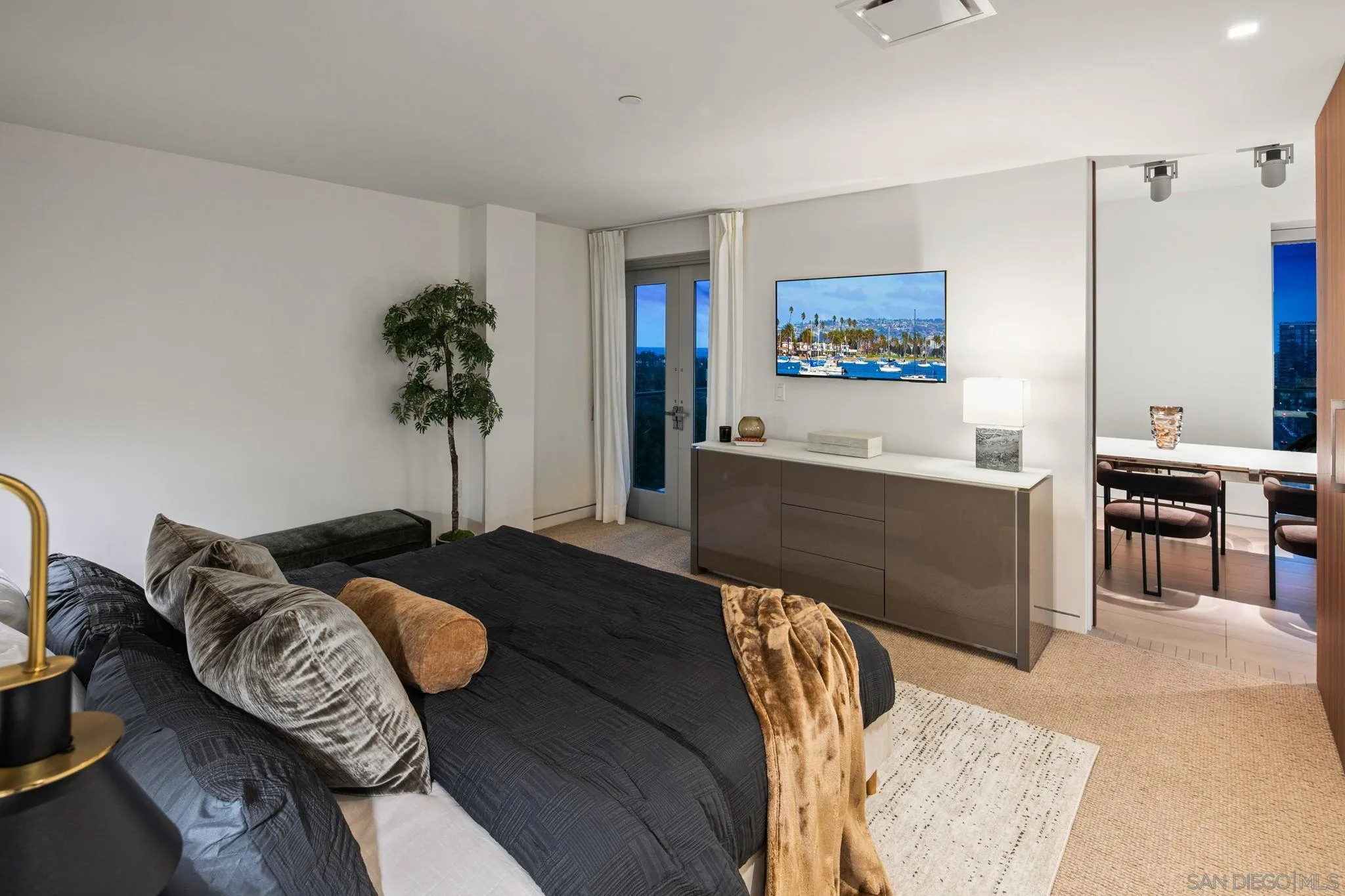 https://cdn.realtyfeed.com/cdn/127/250041206/17297c6e9d317c06a02add2de09d6232.webp