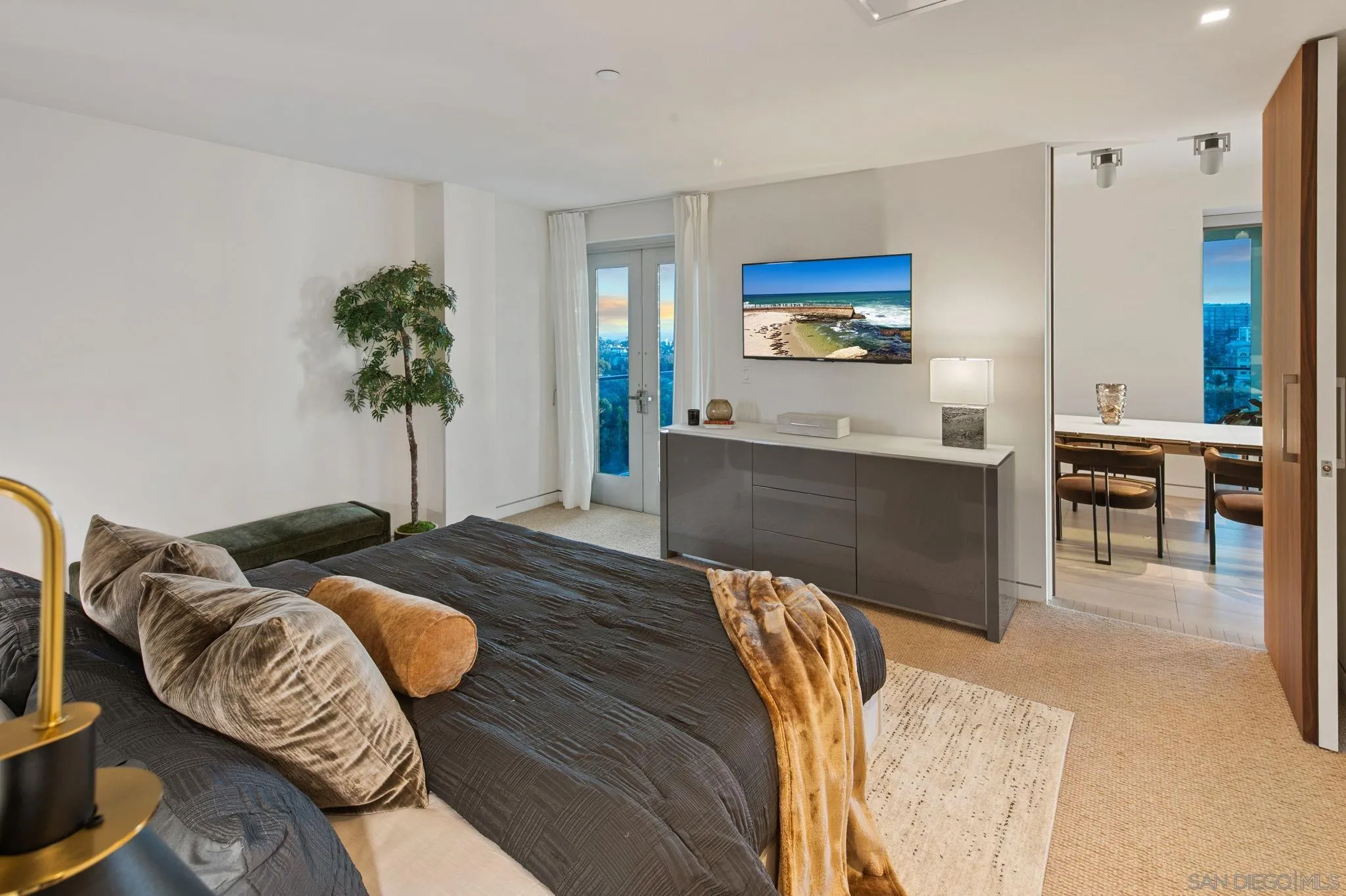 https://cdn.realtyfeed.com/cdn/127/250041206/2e7d798d1a921b1501ec44453f2e8ae8.webp