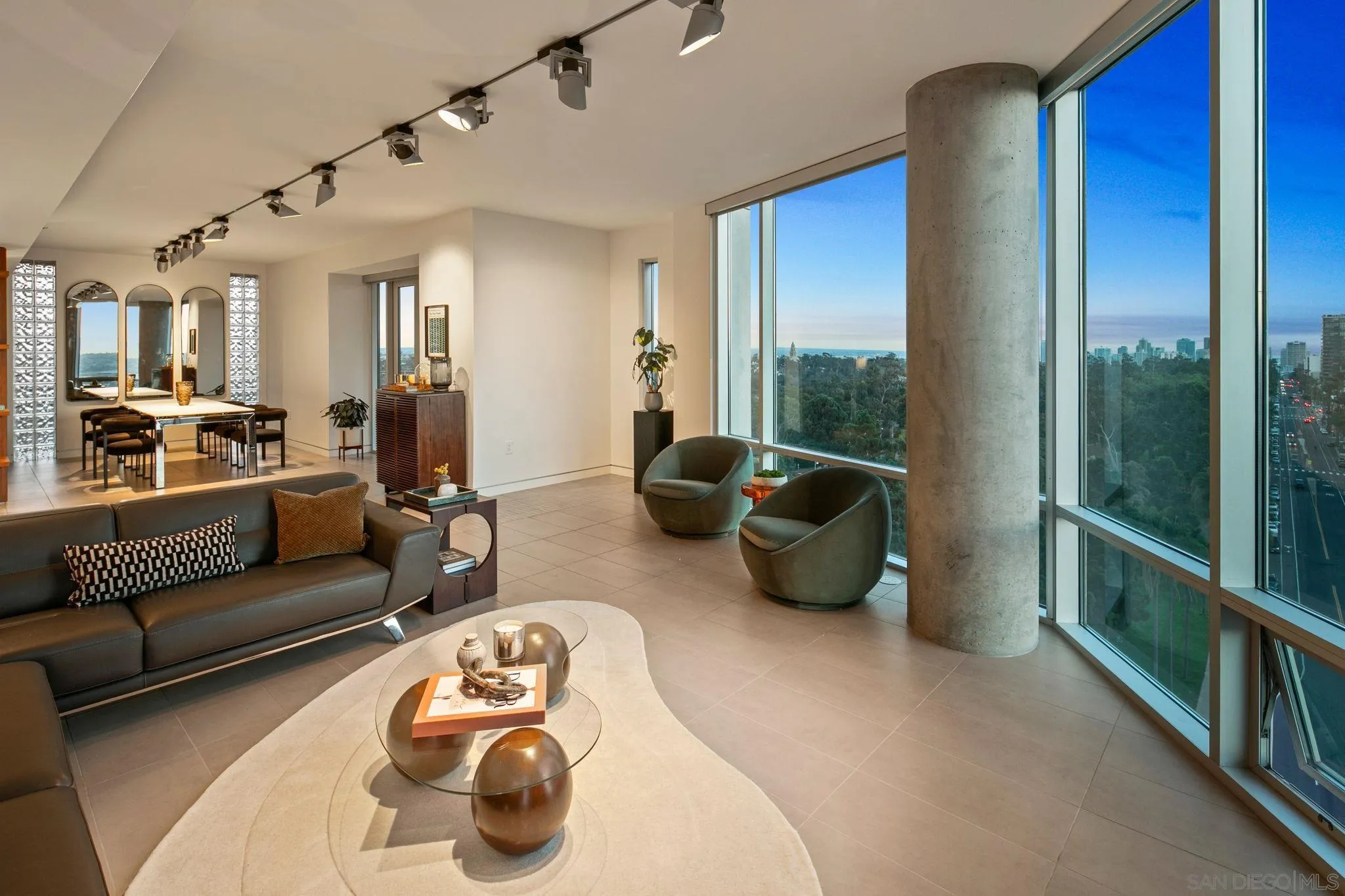 https://cdn.realtyfeed.com/cdn/127/250041206/42ce9f9453d2261b64cfdc0fc37ae0be.webp