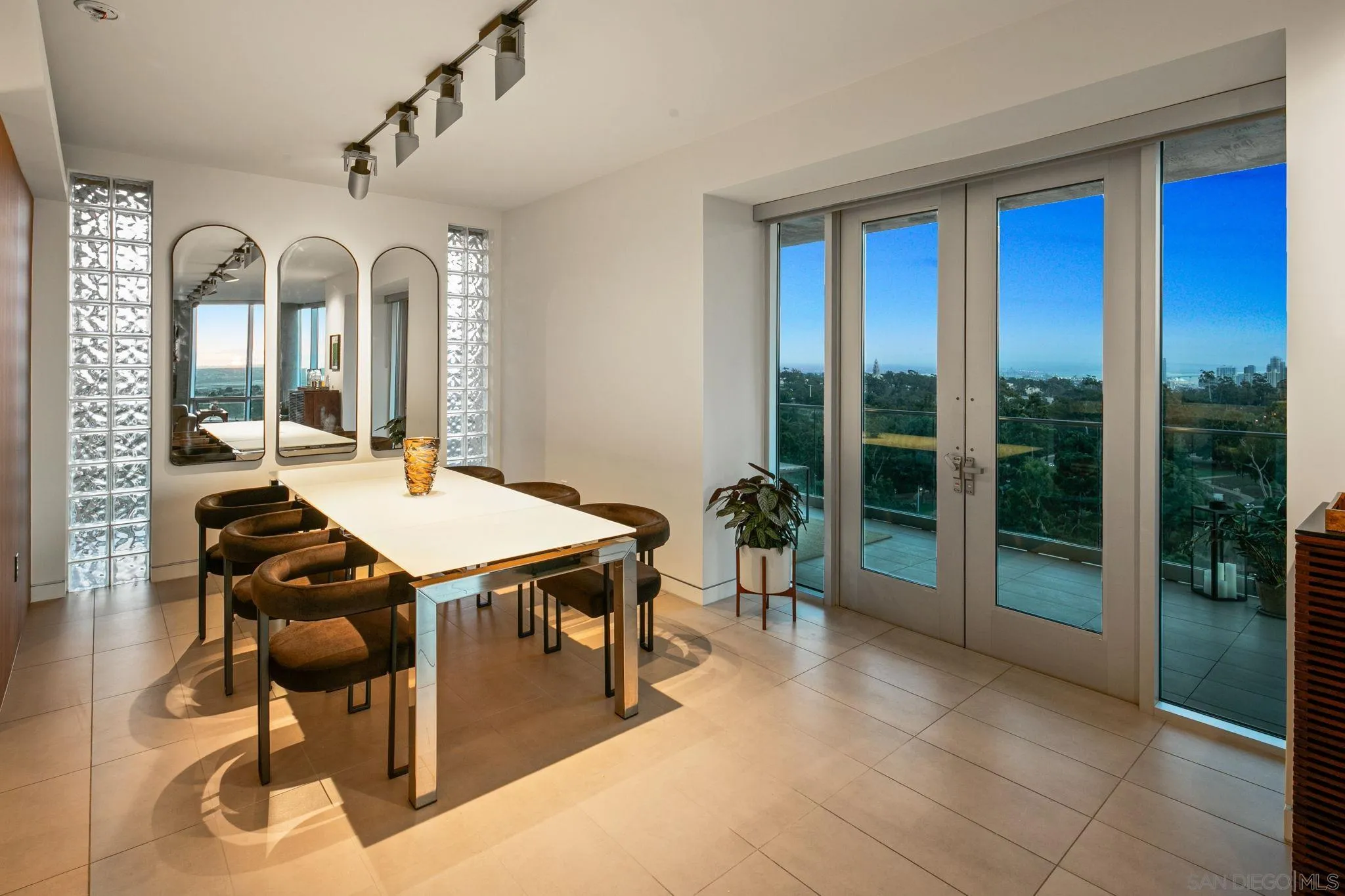 https://cdn.realtyfeed.com/cdn/127/250041206/67e38afa5e2c2ac36899e6e2e46d5509.webp