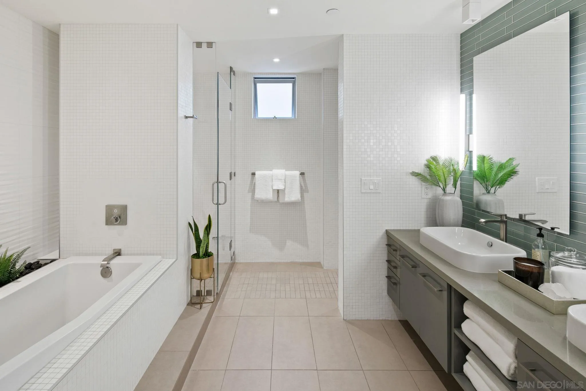 https://cdn.realtyfeed.com/cdn/127/250041206/b6b88d94c1a364c3fcf68fafa65fedb4.webp