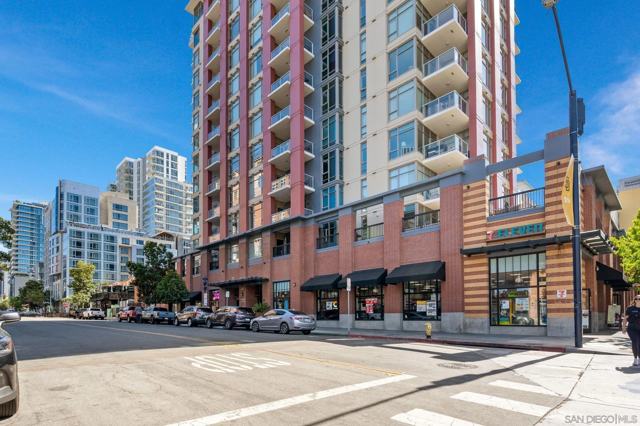 https://cdn.realtyfeed.com/cdn/127/250041207/c42b0fd59b97e2adfb7436580f607ef2.webp