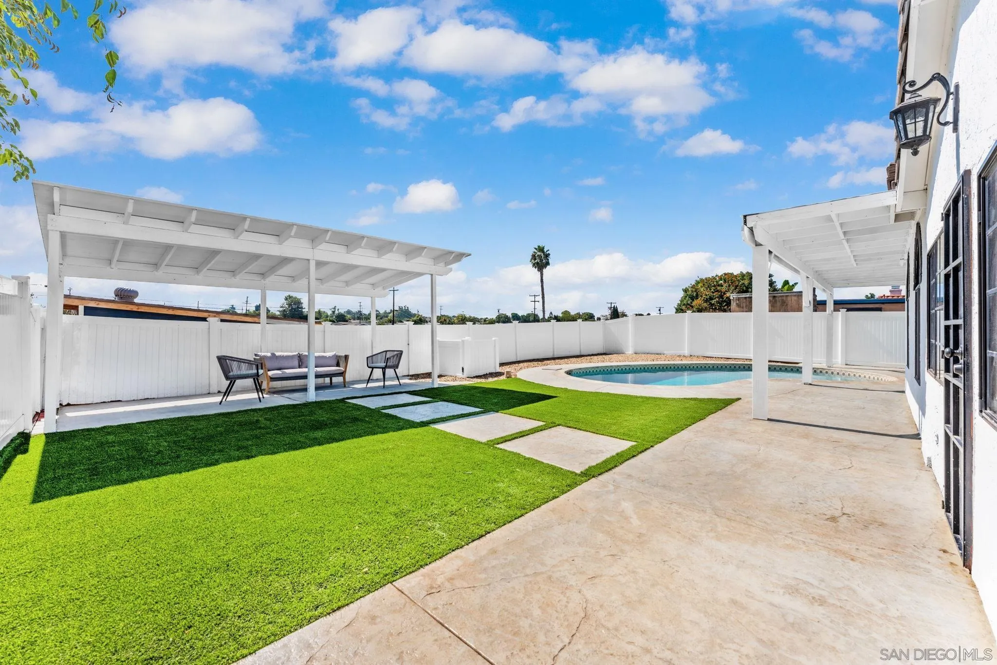 https://cdn.realtyfeed.com/cdn/127/250041208/2ee79892900e3e2cbec63d6c7559ca5a.webp