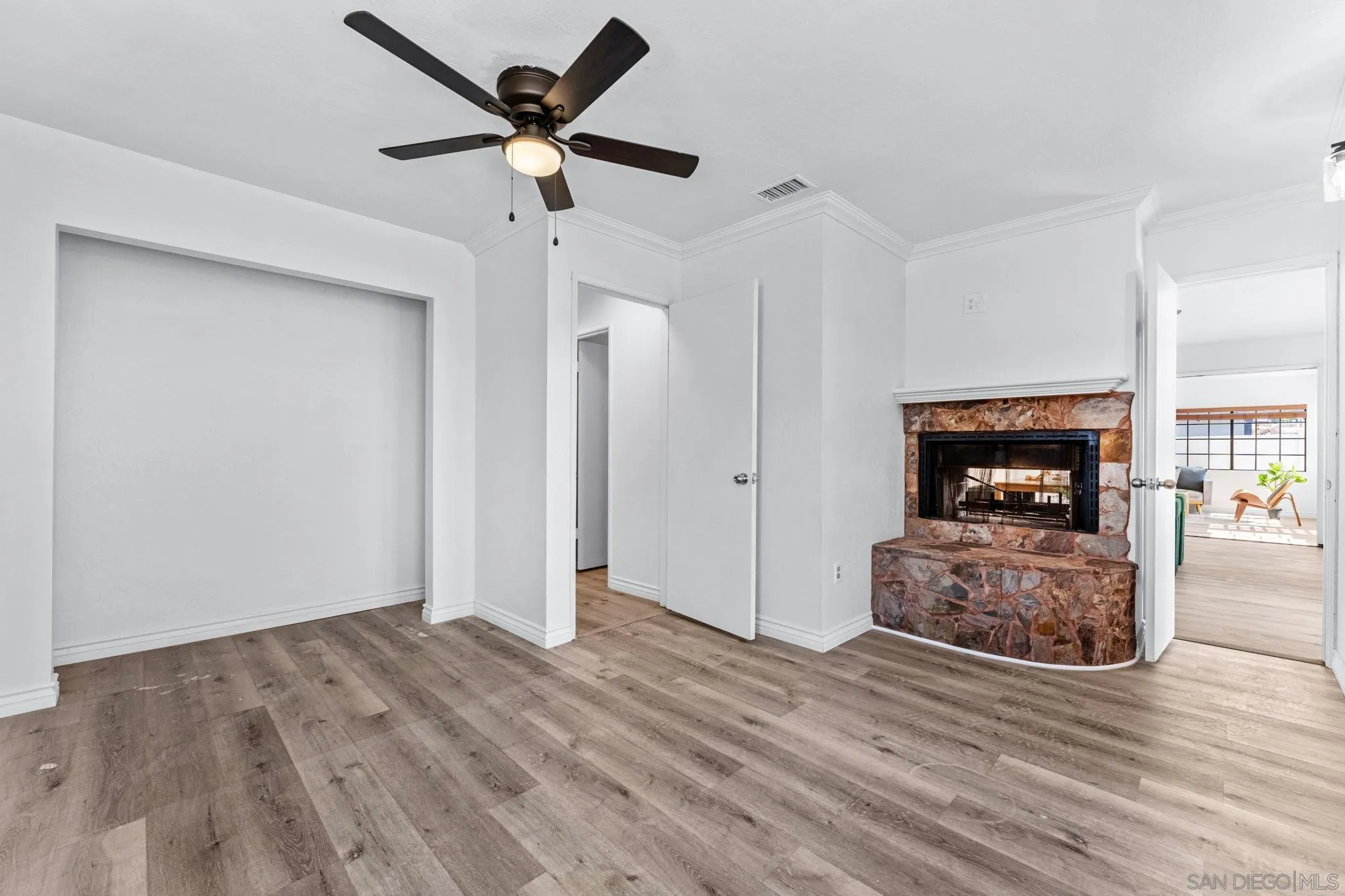 https://cdn.realtyfeed.com/cdn/127/250041208/aea020f2775bfaba8a7a5e8e3d6bbe20.webp