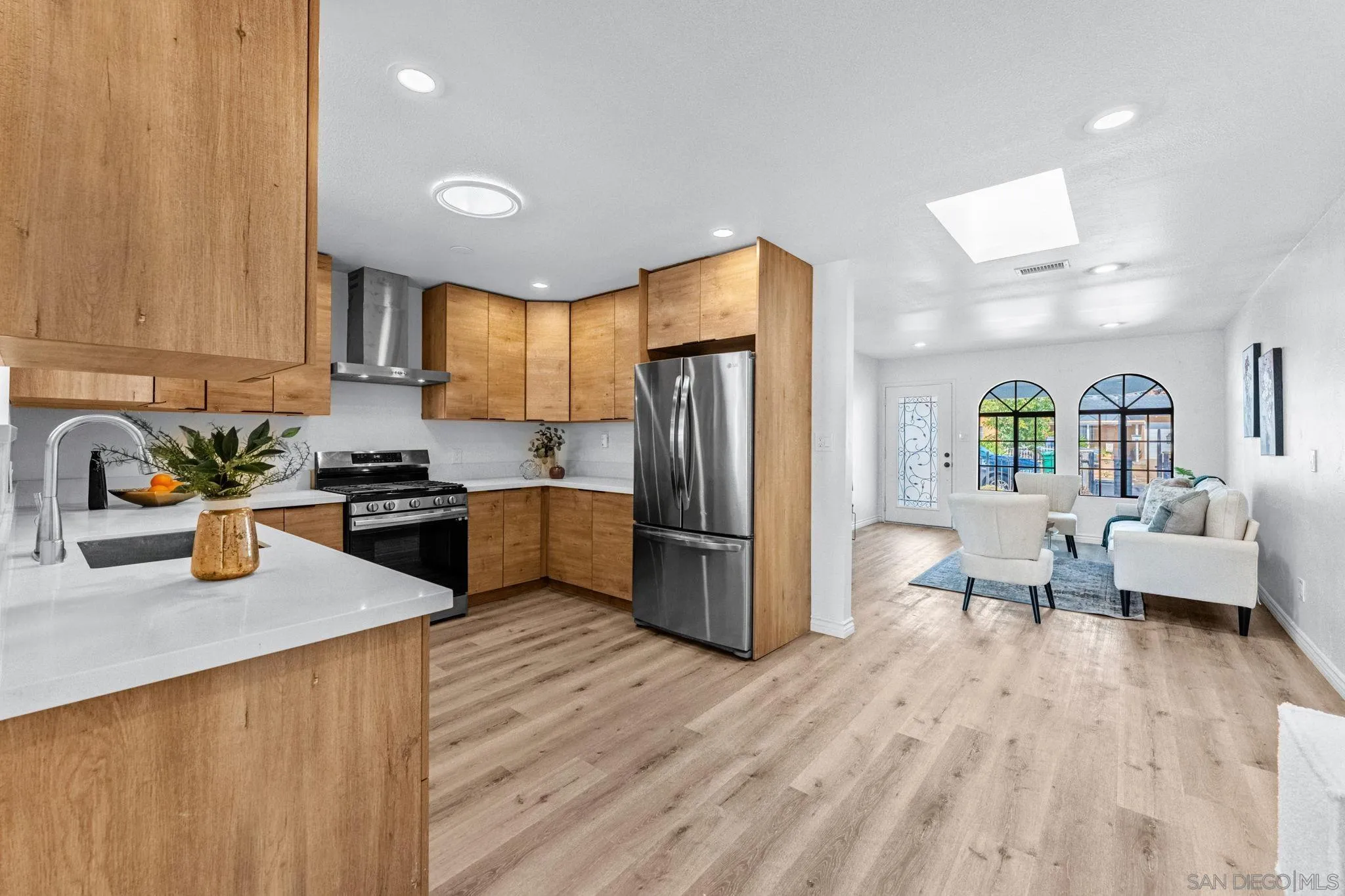 https://cdn.realtyfeed.com/cdn/127/250041208/b0cf3a994cfd20e9599abd0202c4768d.webp