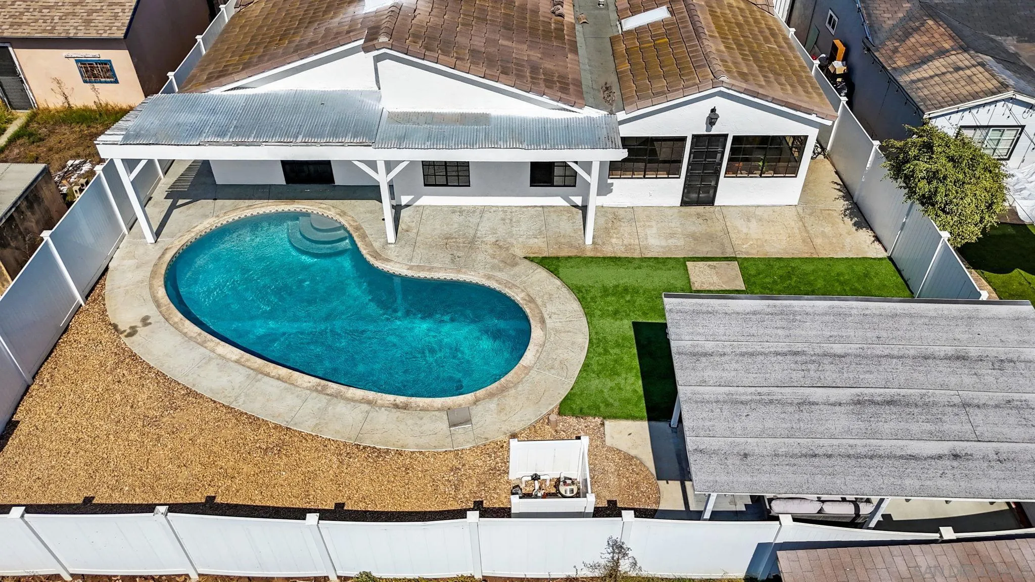 https://cdn.realtyfeed.com/cdn/127/250041208/d5d898287fa37c1566bdec329930f727.webp