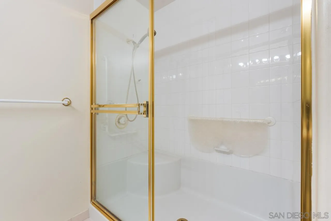 https://cdn.realtyfeed.com/cdn/127/250041211/c0c2c19f482b01ba9d7c26439a6e2e9c.webp