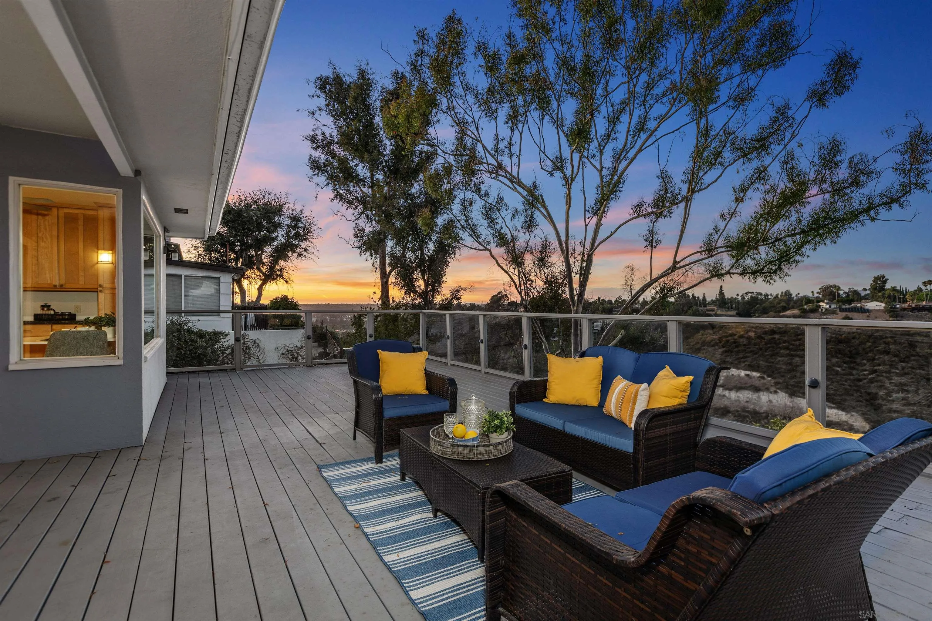 https://cdn.realtyfeed.com/cdn/127/250041214/cdc2bfc8c68746d8283bf73992418c1a.webp