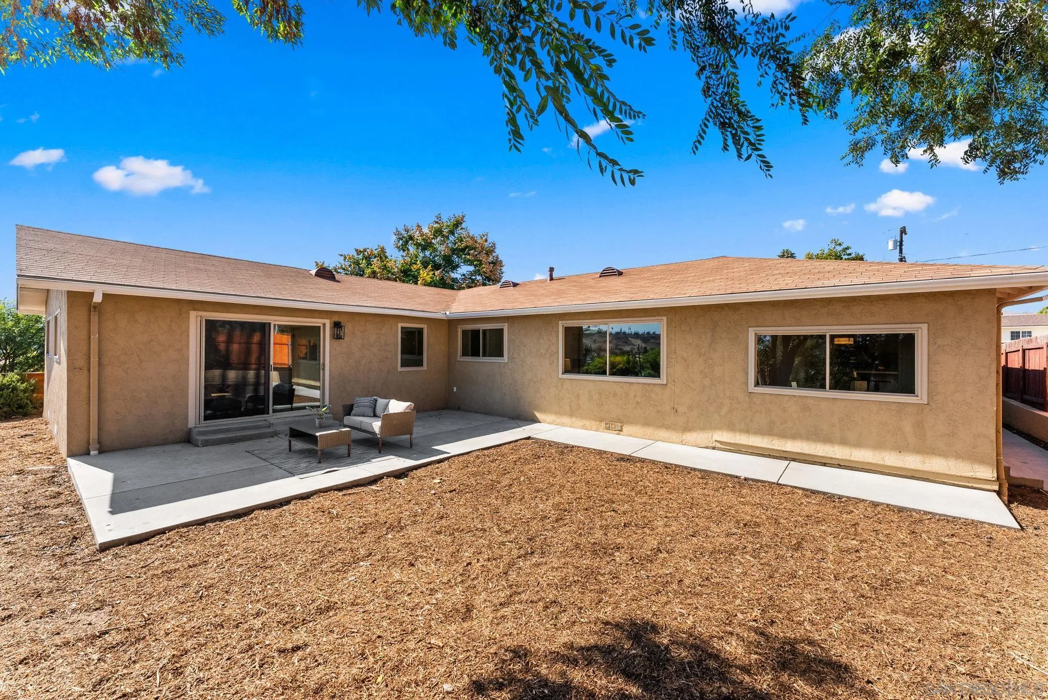 https://cdn.realtyfeed.com/cdn/127/250041215/1d8a4ef02da6002c06a1a6453618f63e.webp
