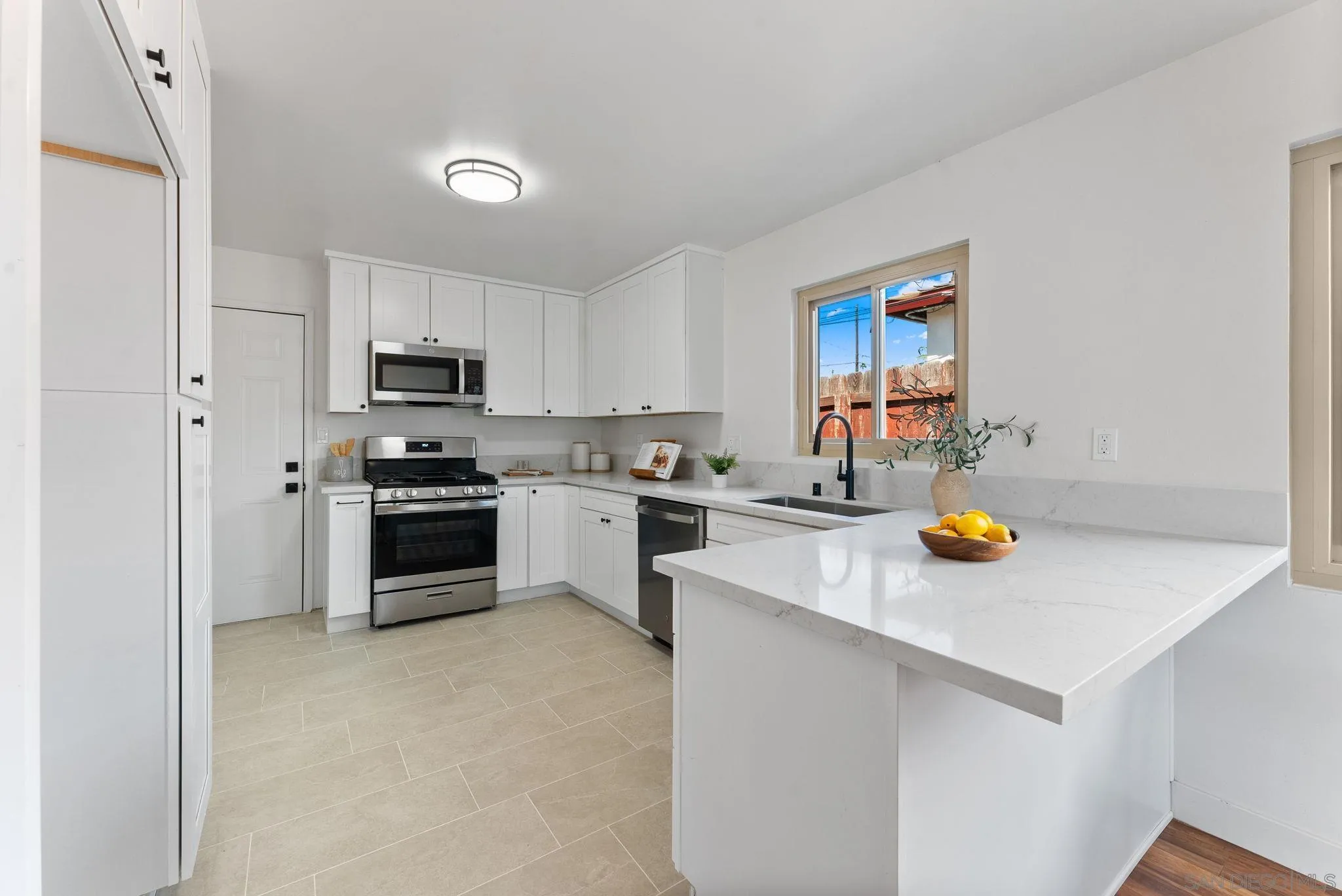 https://cdn.realtyfeed.com/cdn/127/250041215/3ddcdae92911da82205fc0cba8a4386d.webp