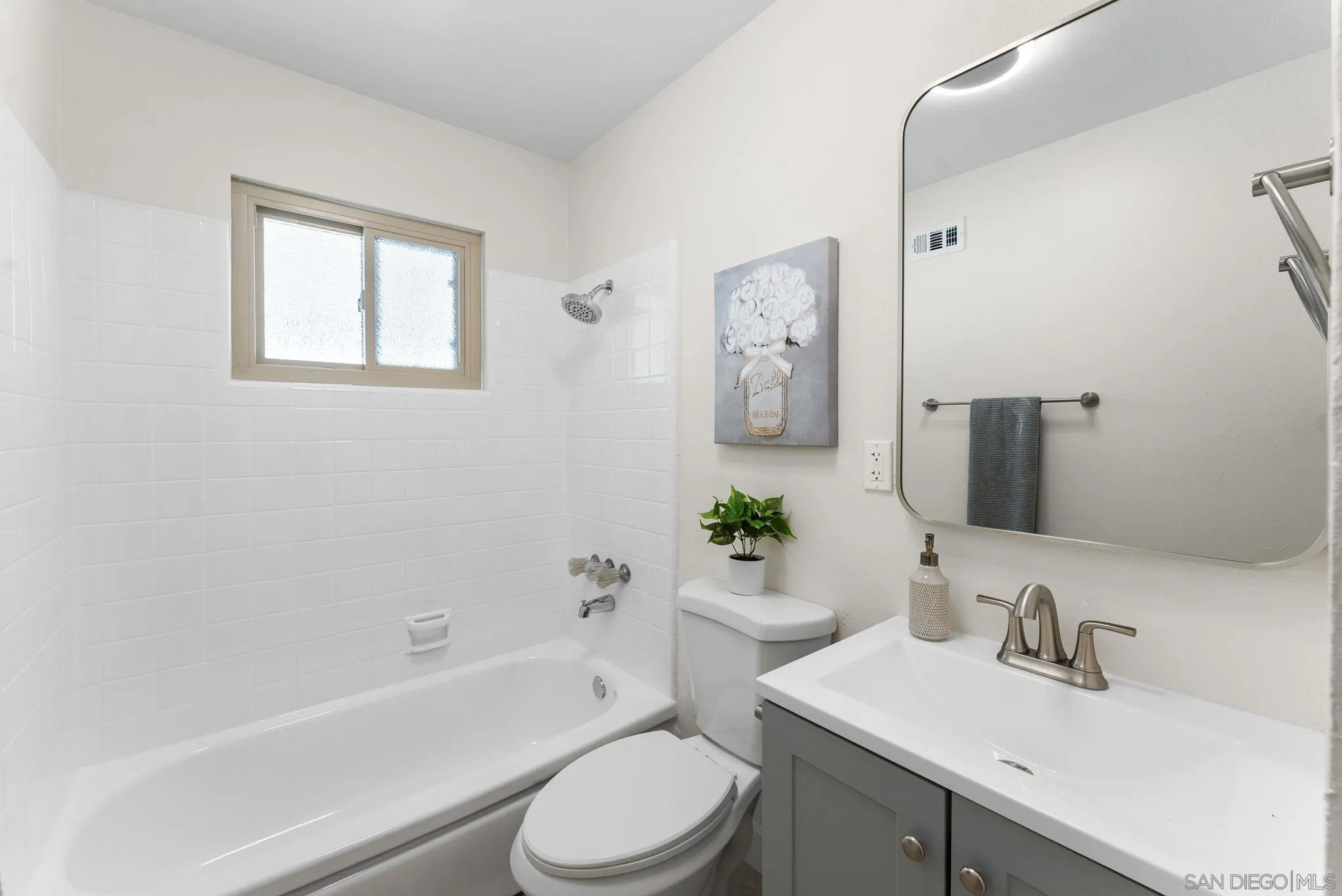 https://cdn.realtyfeed.com/cdn/127/250041215/6a79c23017cdda624aae5b7ff13f71d8.webp