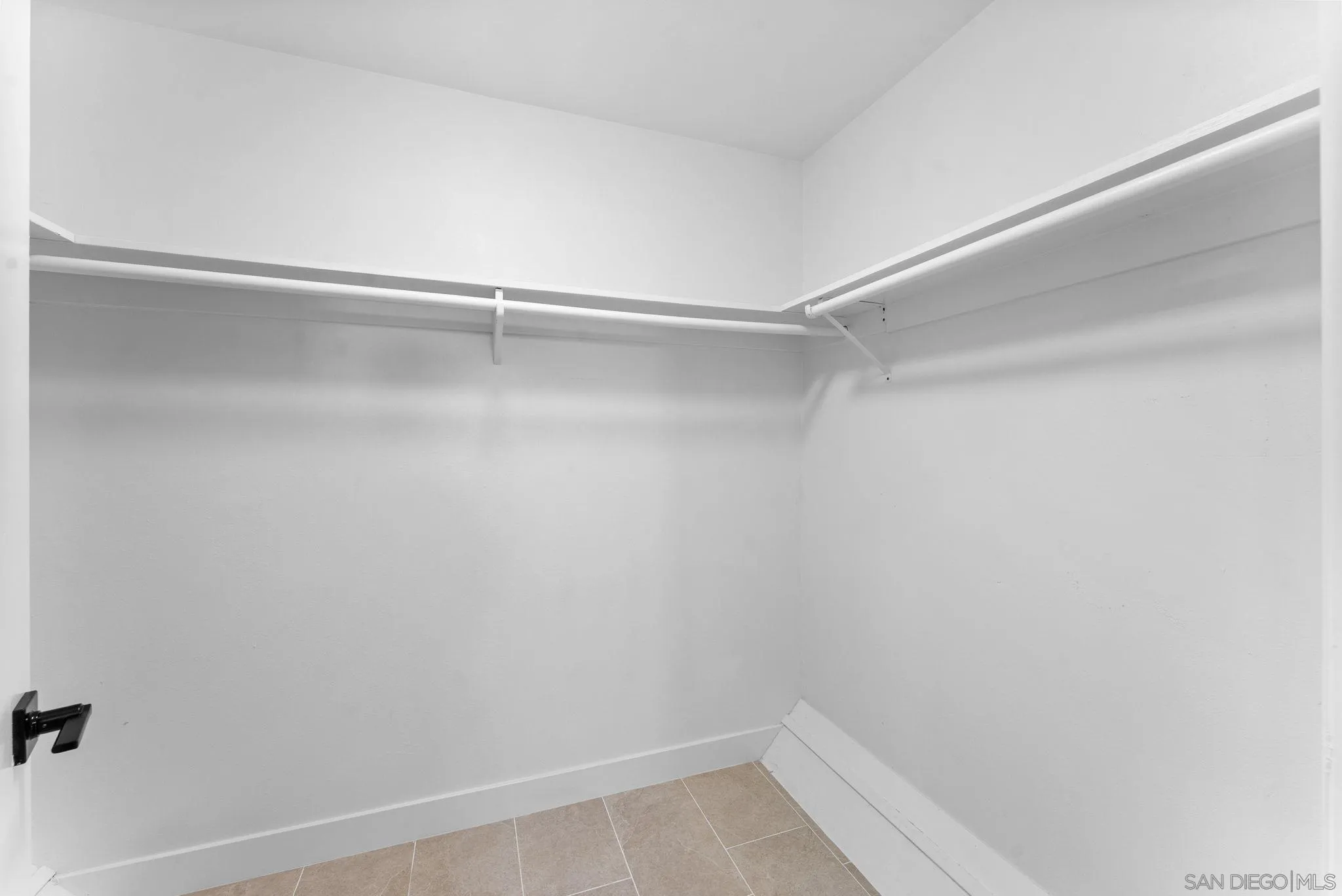 https://cdn.realtyfeed.com/cdn/127/250041215/6bc04f97a9ebe743cda671a291f7763e.webp