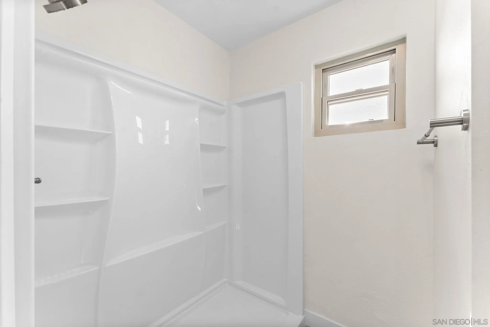 https://cdn.realtyfeed.com/cdn/127/250041215/7e3f06874cabededf5d98bf63135f91b.webp