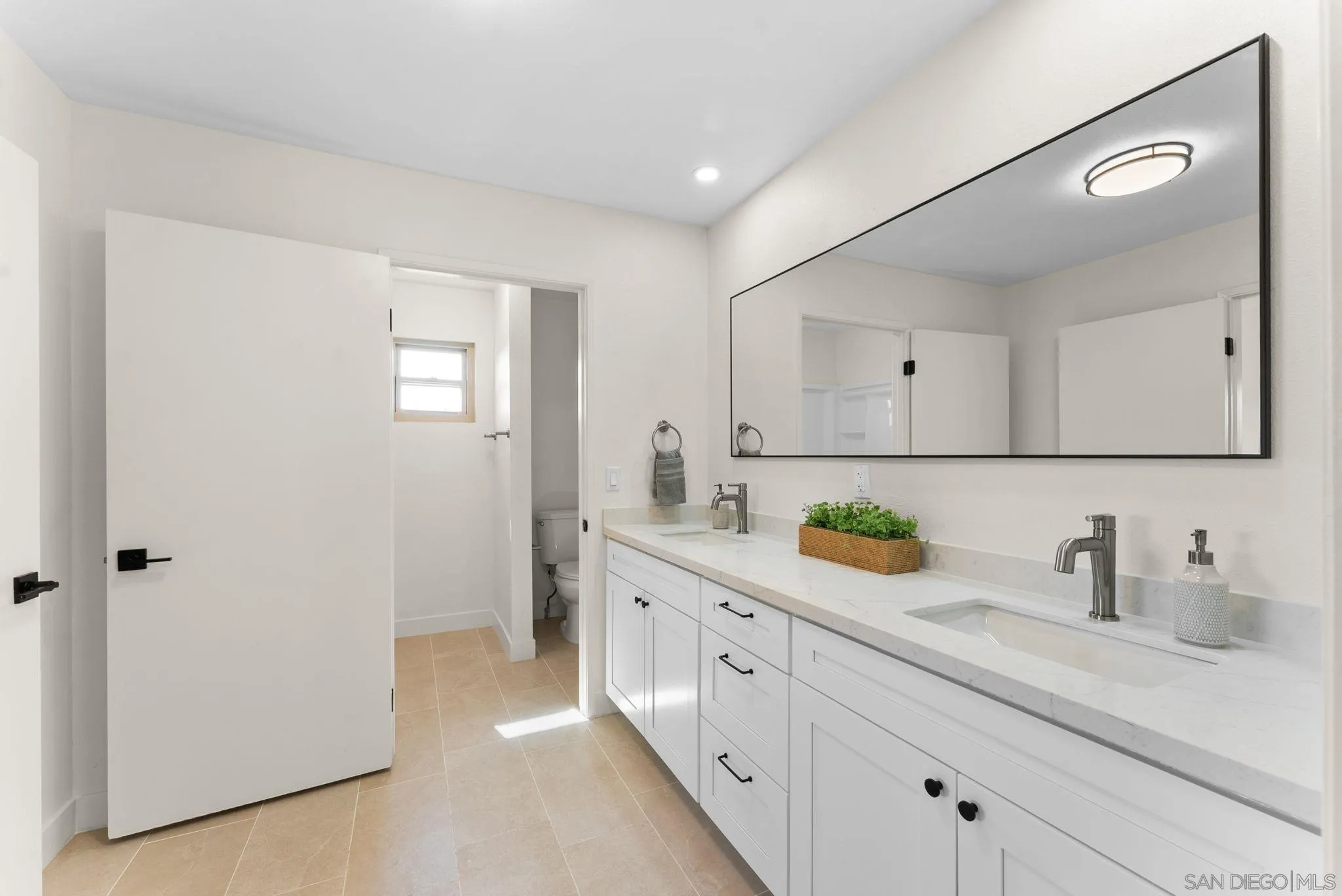 https://cdn.realtyfeed.com/cdn/127/250041215/f19fb8a92a0c1c7b9390535bd7394df7.webp