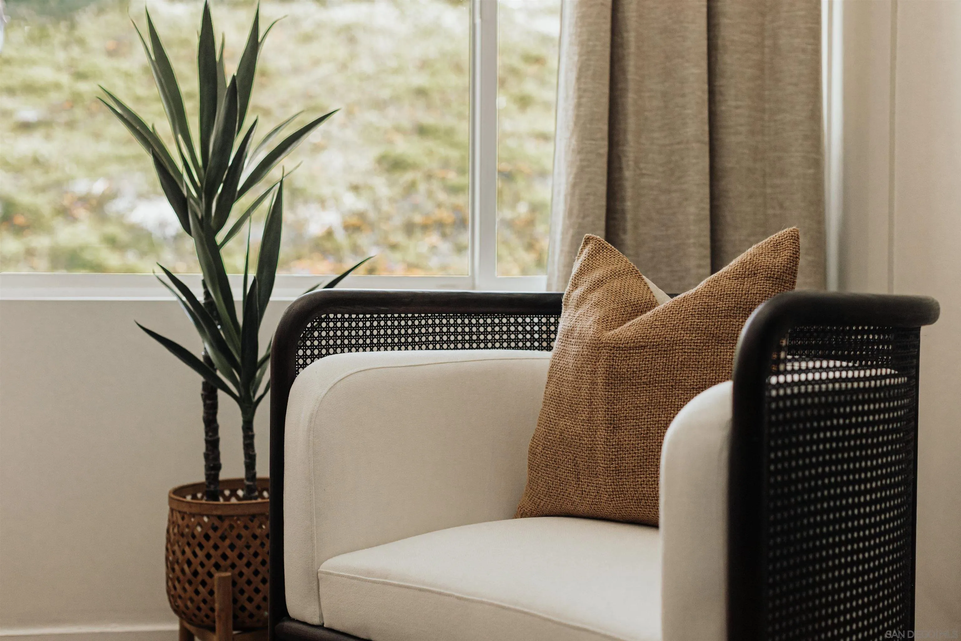 https://cdn.realtyfeed.com/cdn/127/250041216/2feb32214738a2e2ef3fb6d5ce7bd711.webp