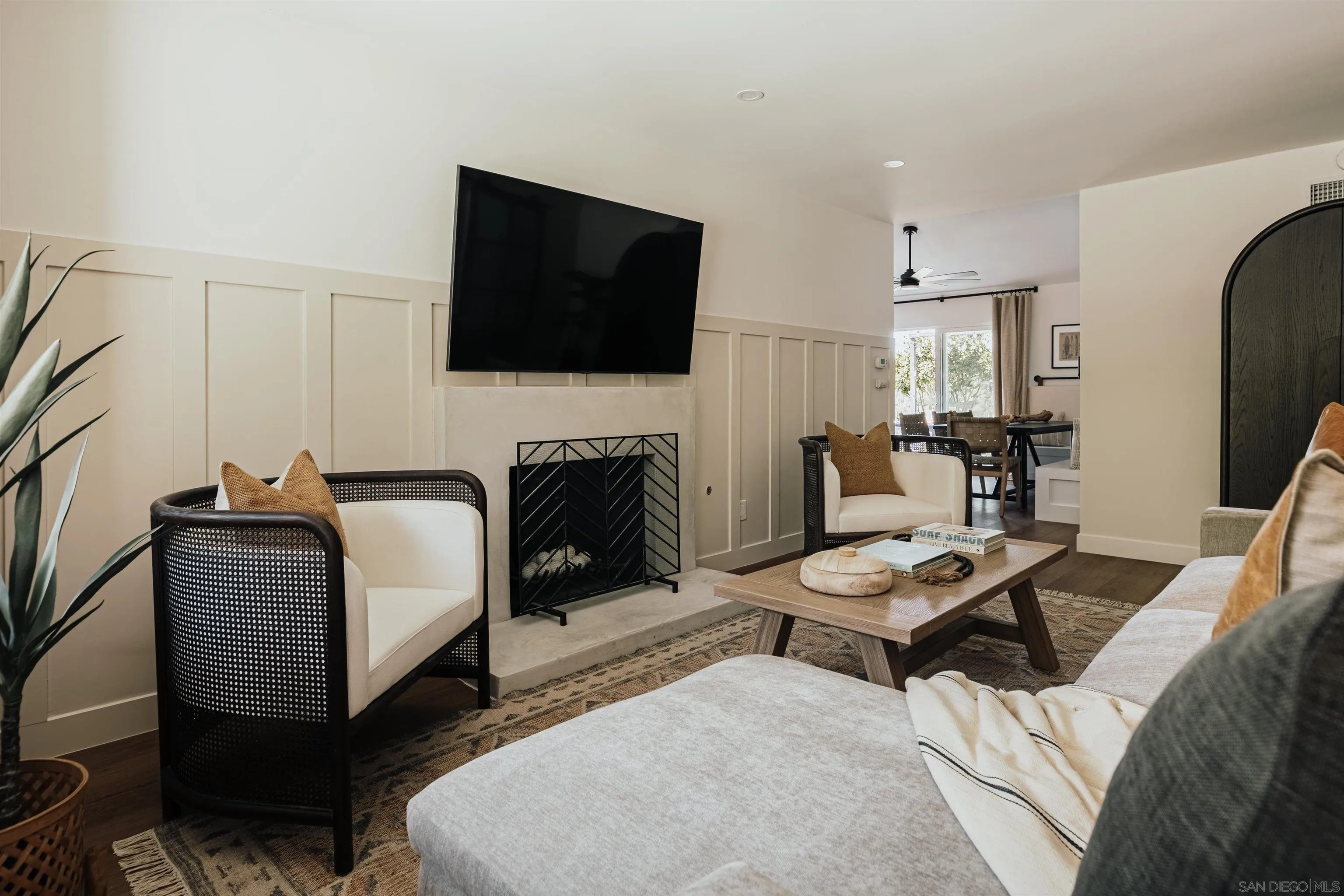 https://cdn.realtyfeed.com/cdn/127/250041216/8f3dc8d0c9f7b96284267421ea498840.webp