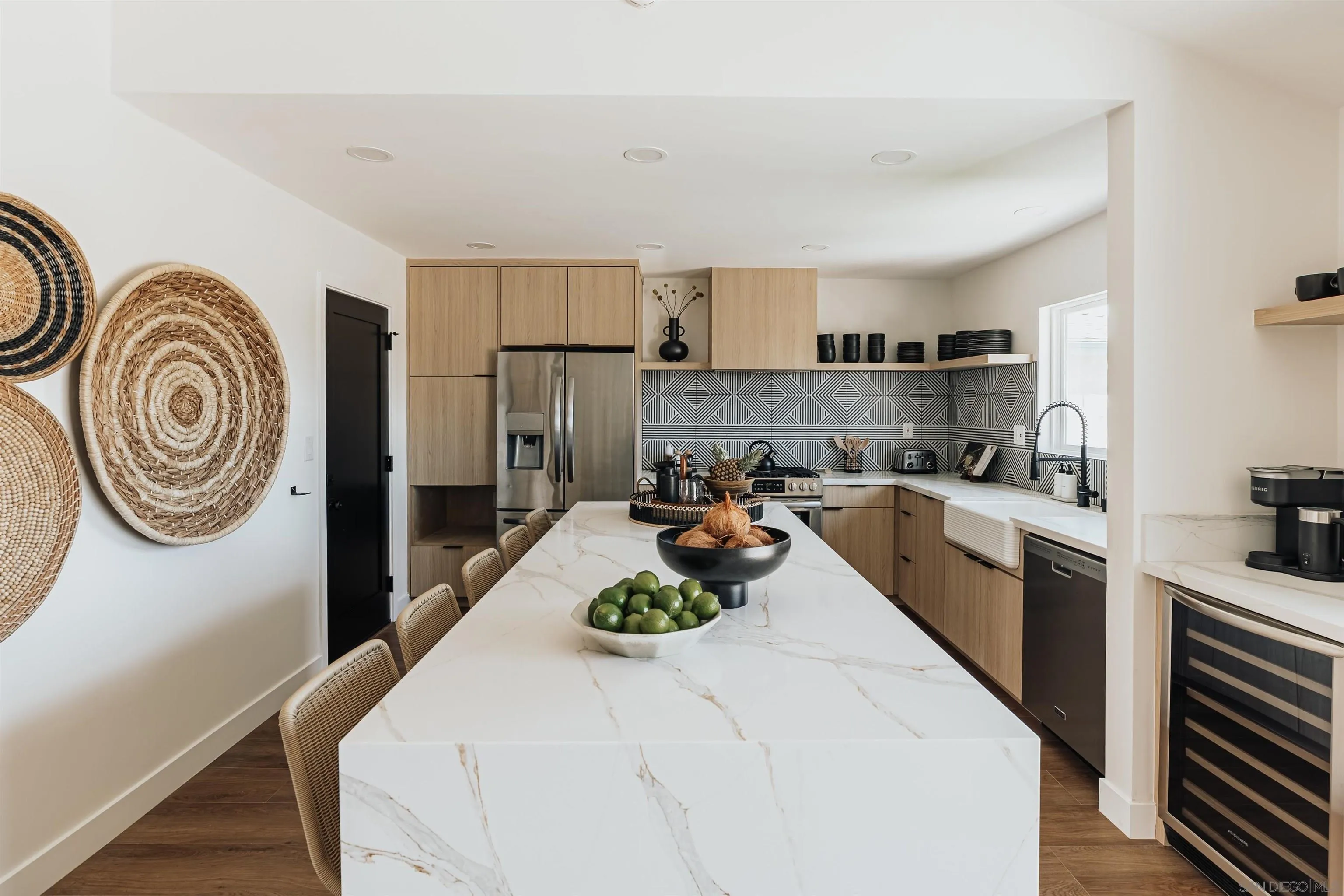 https://cdn.realtyfeed.com/cdn/127/250041216/af041cf33c8ea42c2e8fb55fc20805d6.webp