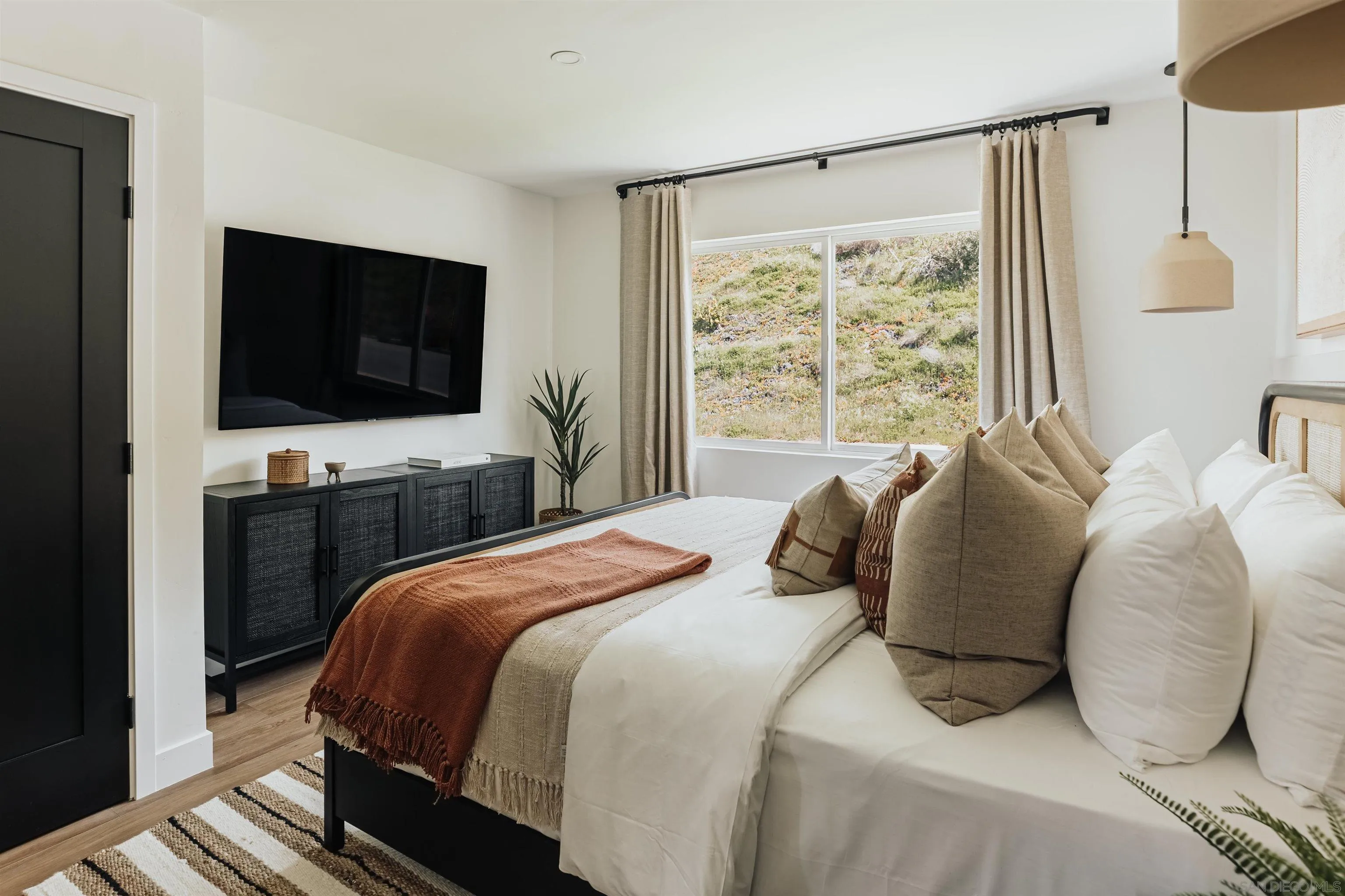 https://cdn.realtyfeed.com/cdn/127/250041216/c491c89a37c0274114dae22afec6f310.webp