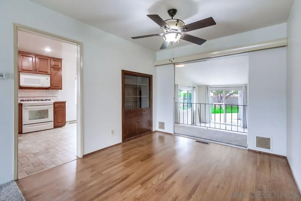 https://cdn.realtyfeed.com/cdn/127/250041217/7da9d727e67fb66af9e01861c09e5d8f.webp
